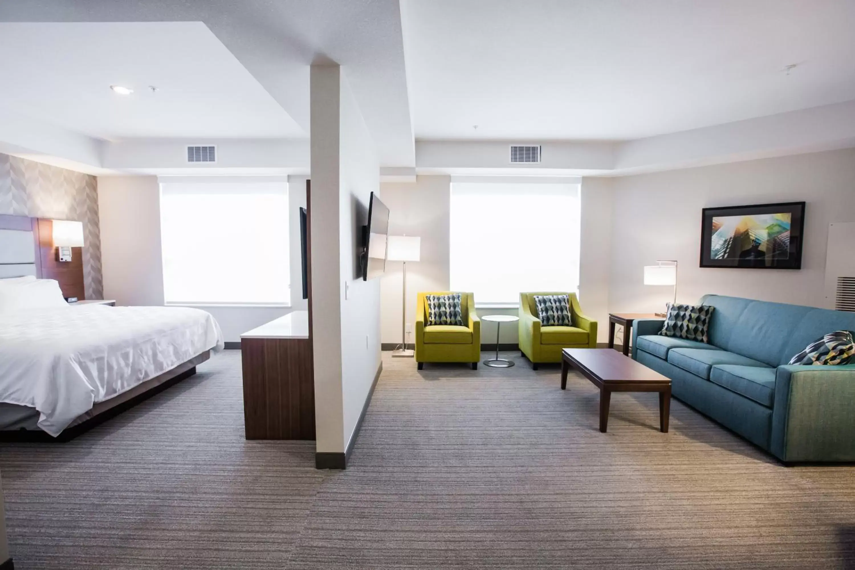 Photo of the whole room, Seating Area in Holiday Inn Hotel & Suites Calgary South - Conference Ctr, an IHG Hotel