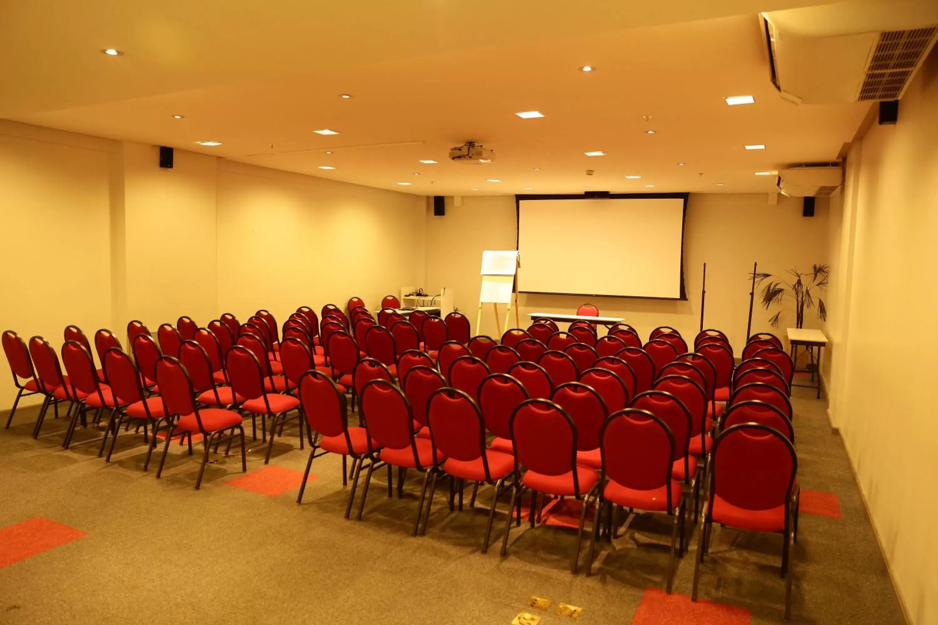 Business facilities, Business Area/Conference Room in ibis Imperatriz