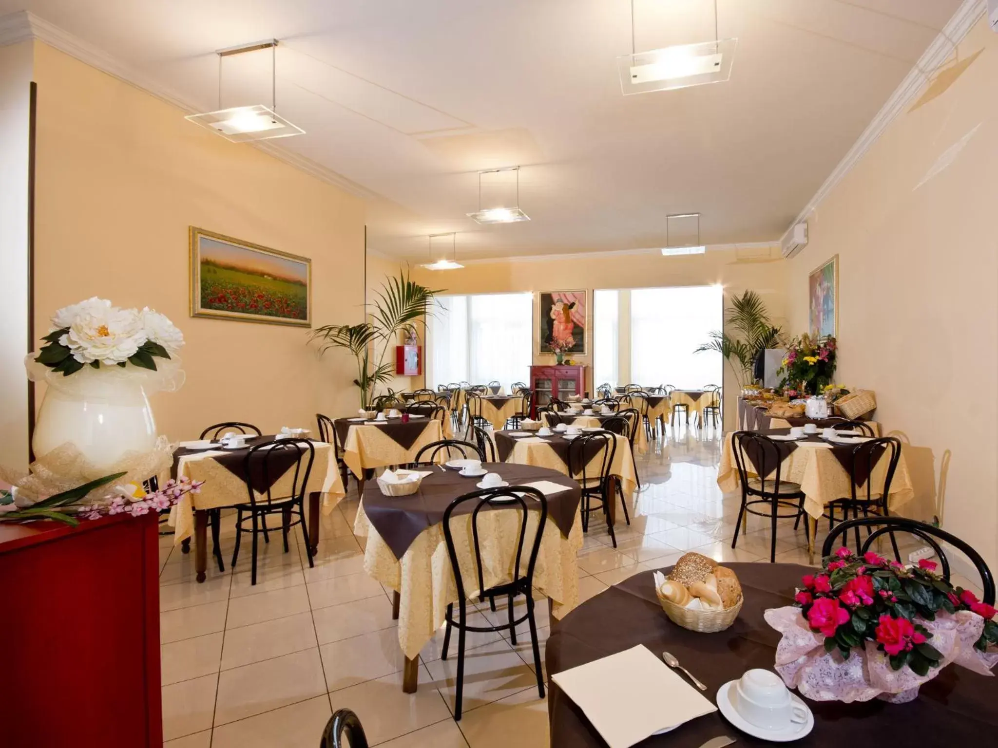 Restaurant/Places to Eat in Villa Silvie Rose