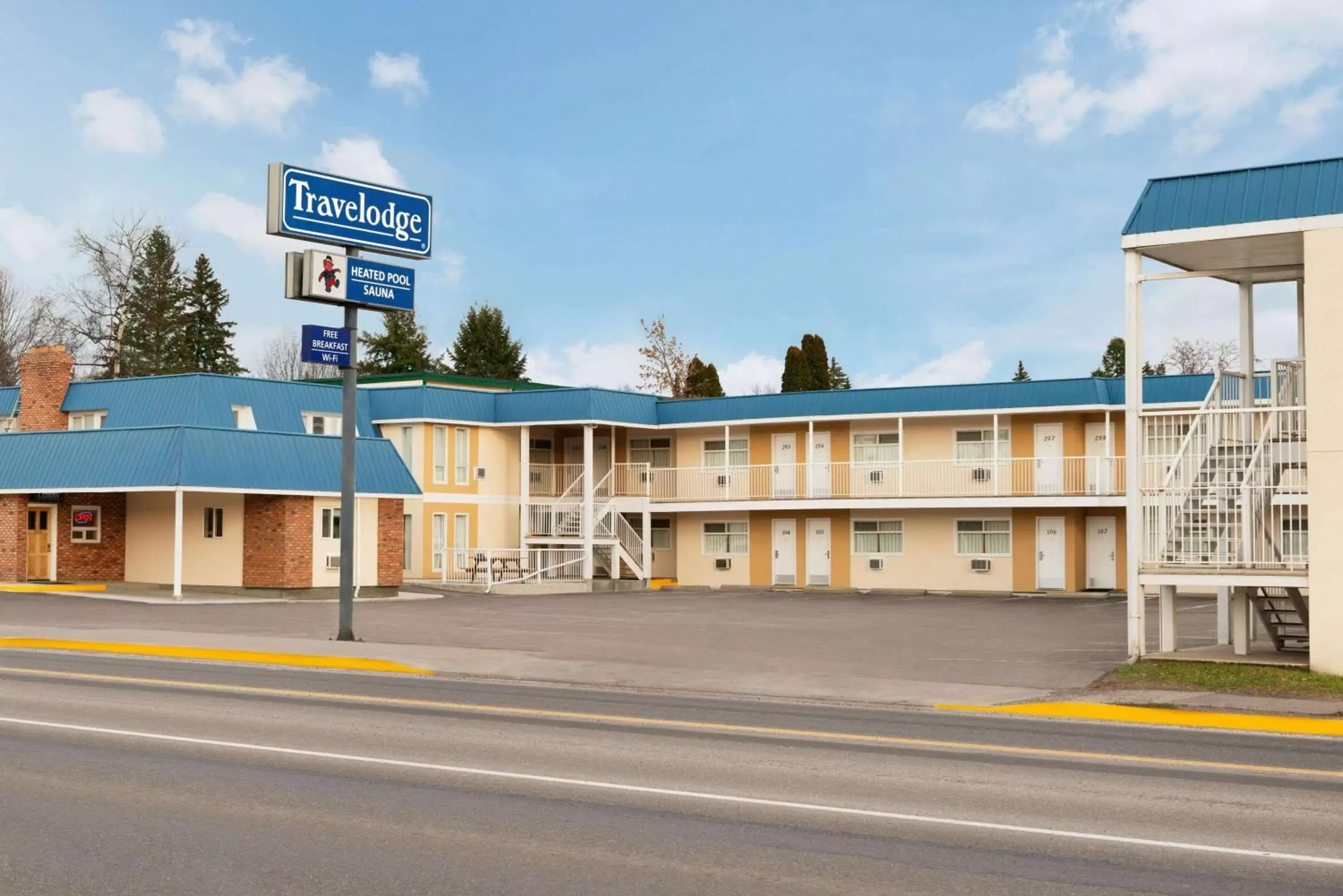 Property building in Travelodge by Wyndham Quesnel BC Property building in Travelodge by Wyndham Quesnel BC
