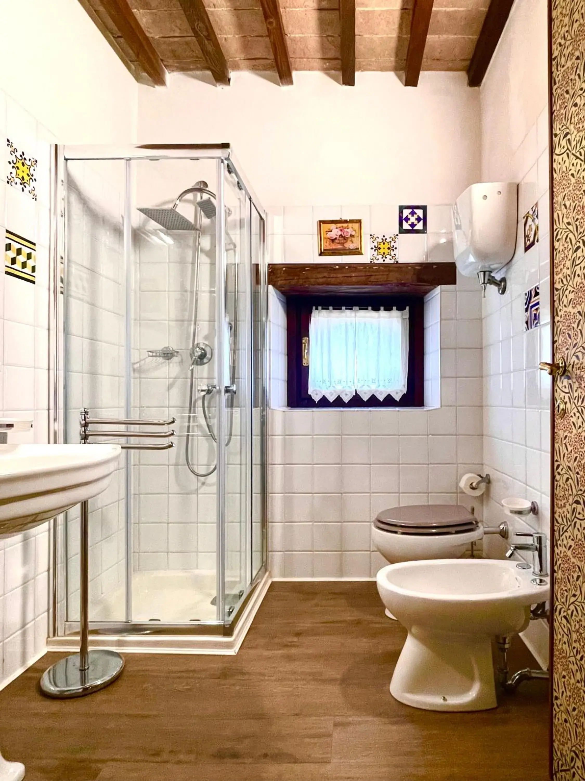 Shower, Bathroom in Relais Oroscopo Hotel