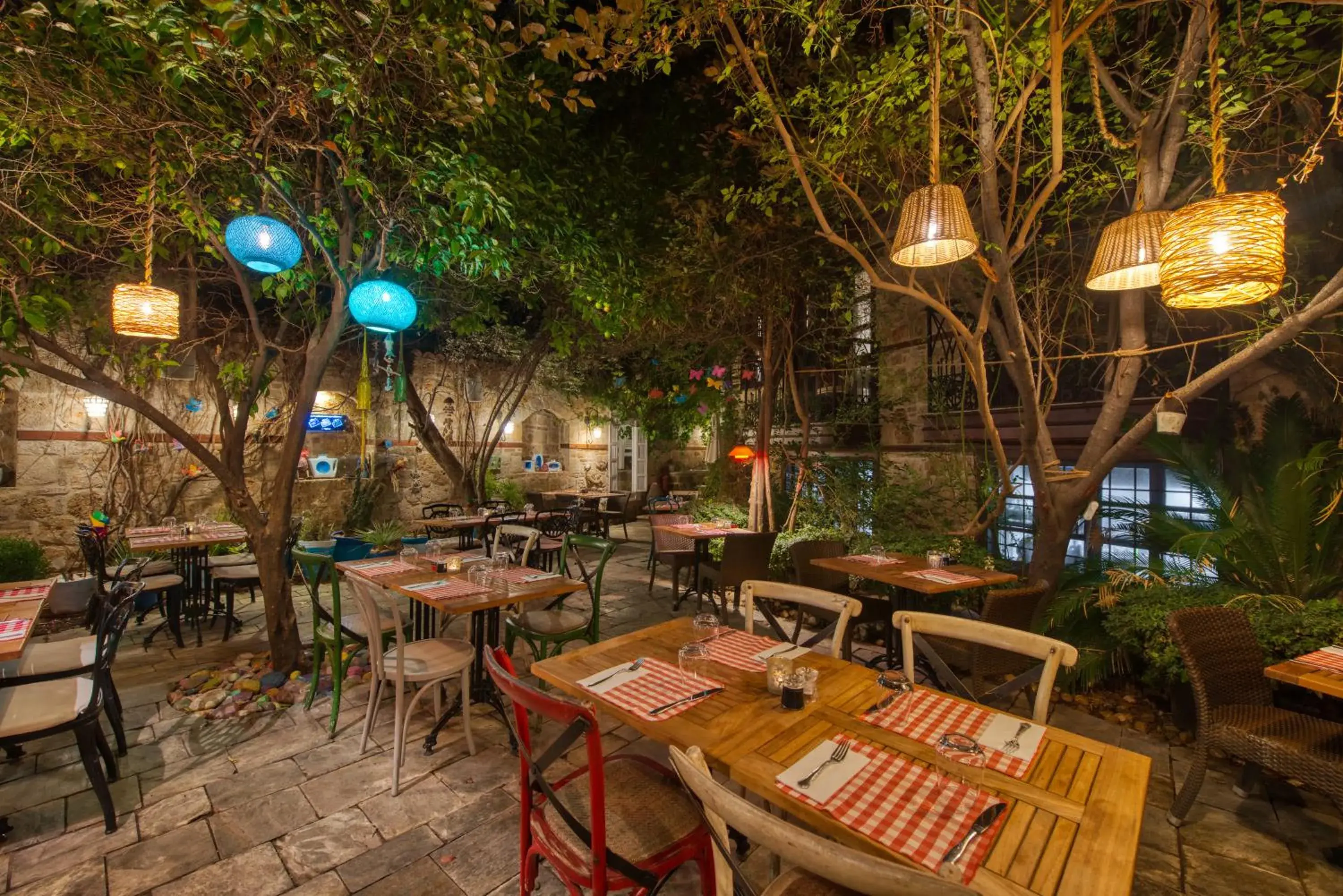 Restaurant/places to eat in Tuvana Hotel Restaurant/places to eat in Tuvana Hotel