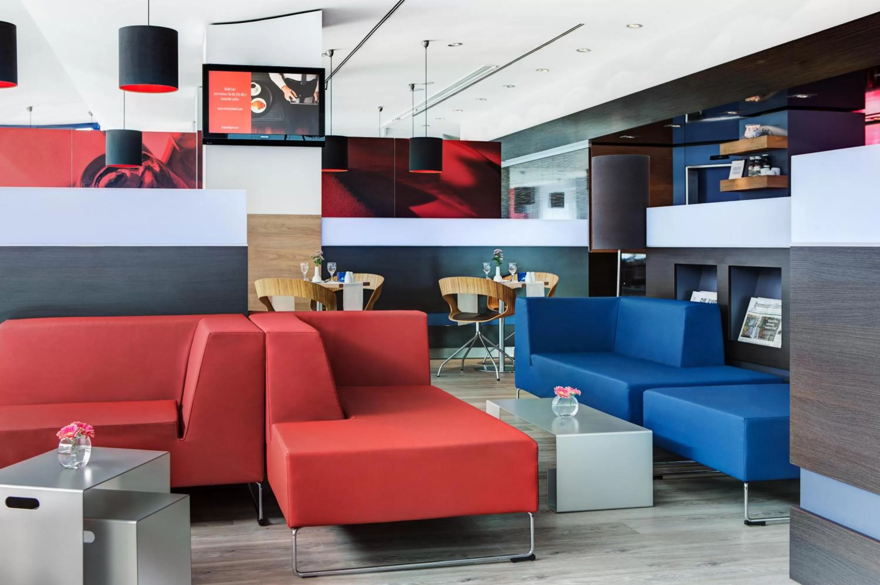 Lounge or bar in IntercityHotel Hamburg Altona