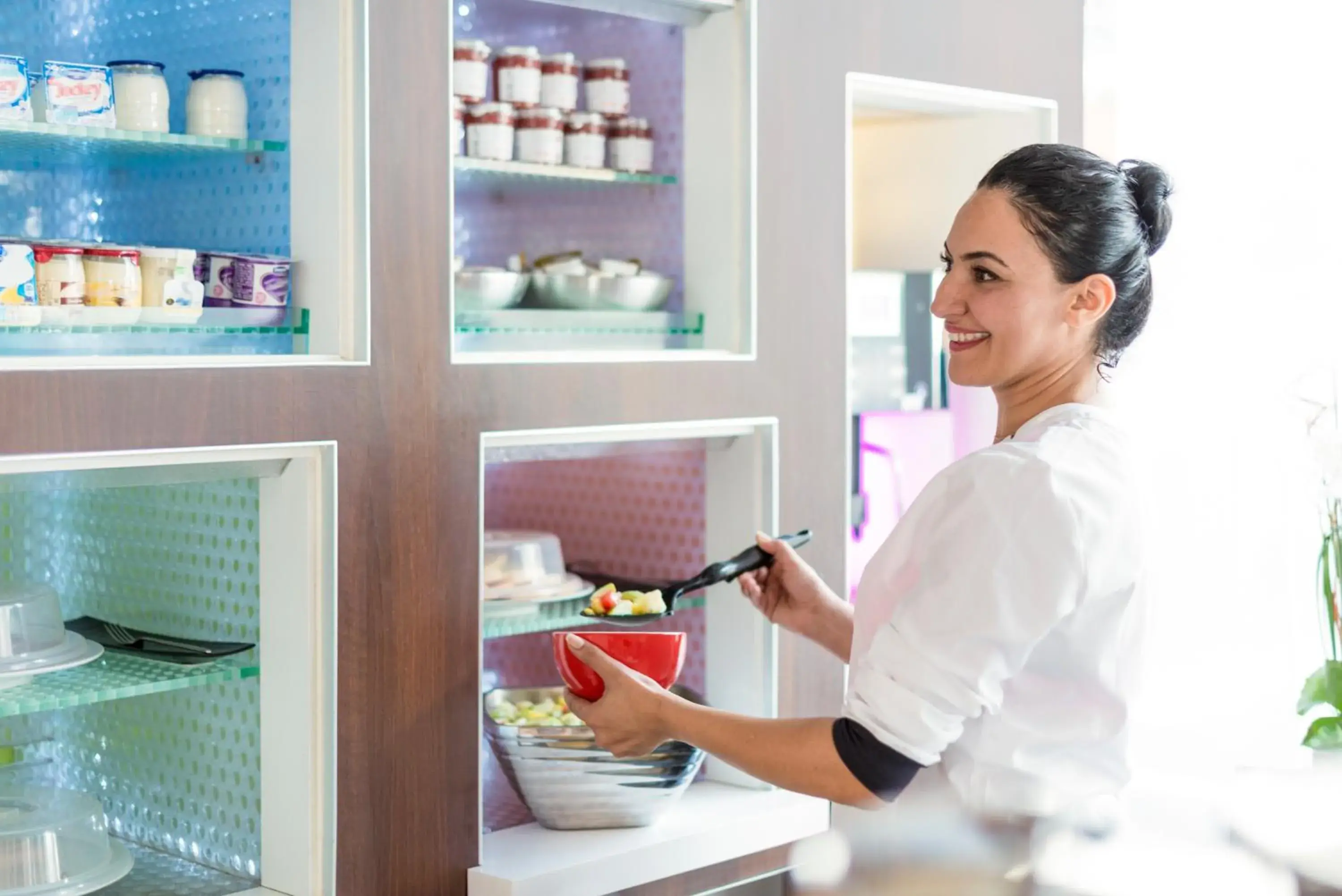 Staff in Novotel Suites Marseille Centre Euromed