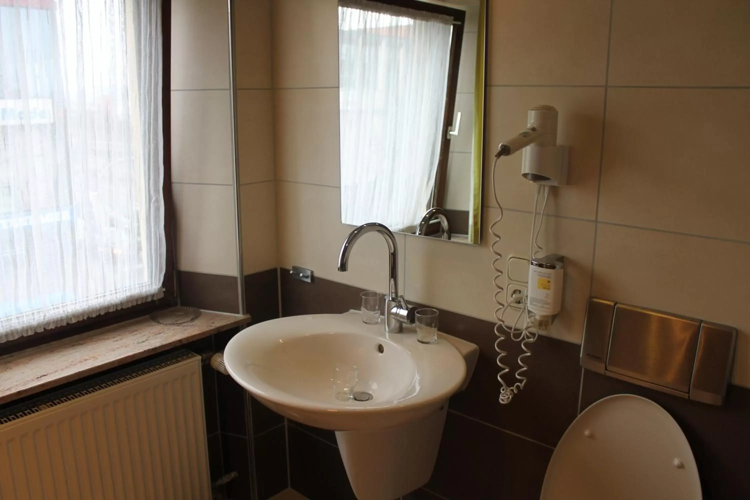 Bathroom in Hotel Rothenburger Hof