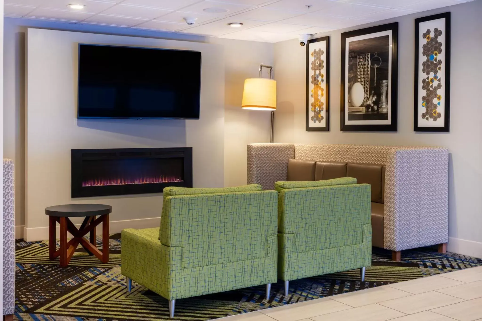 Property building in Holiday Inn Express Hotel & Suites Salisbury - Delmar by IHG Property building in Holiday Inn Express Hotel & Suites Salisbury - Delmar by IHG