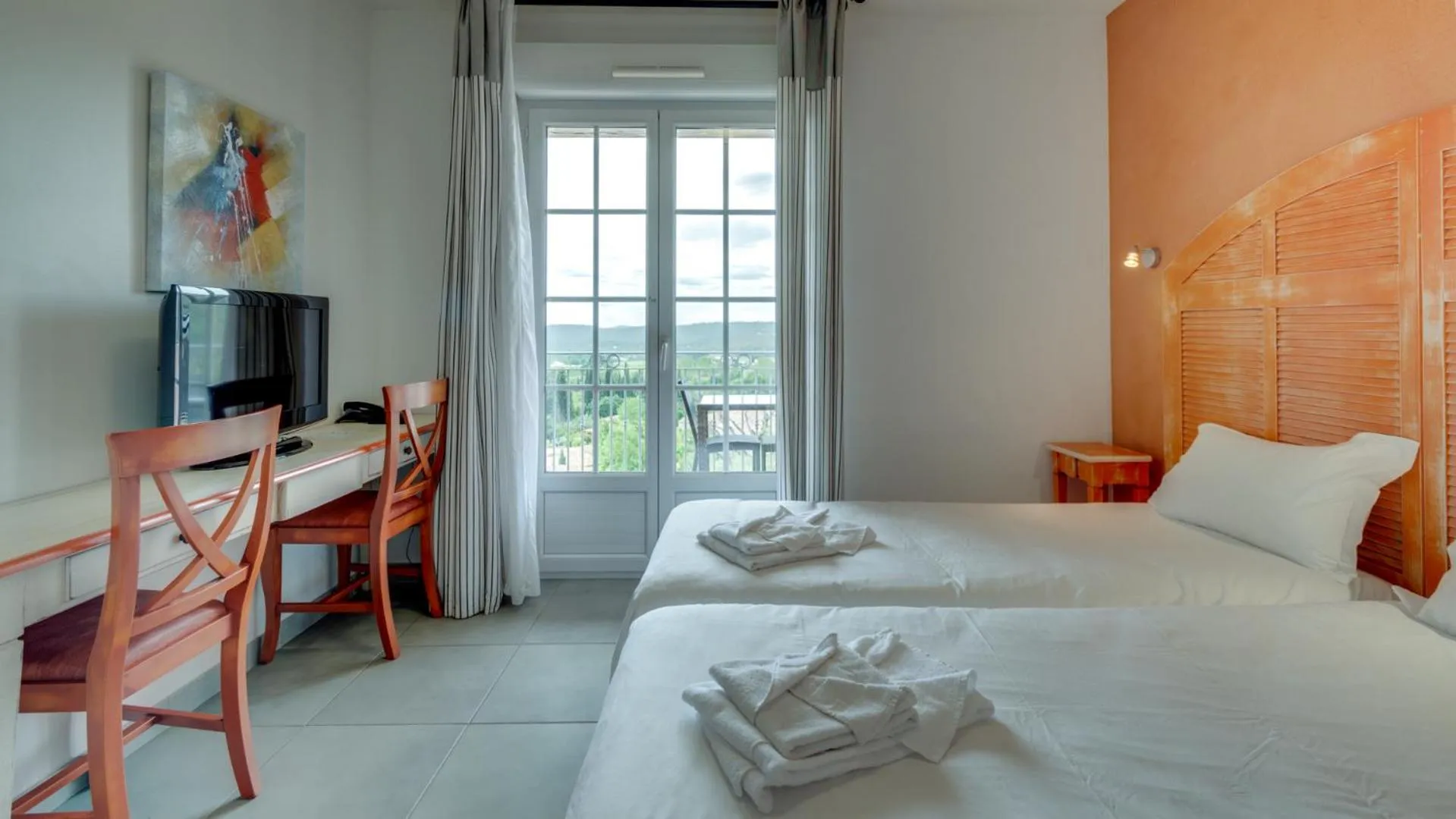 TV and multimedia, Bed in Vacancéole – Le Domaine de Camiole