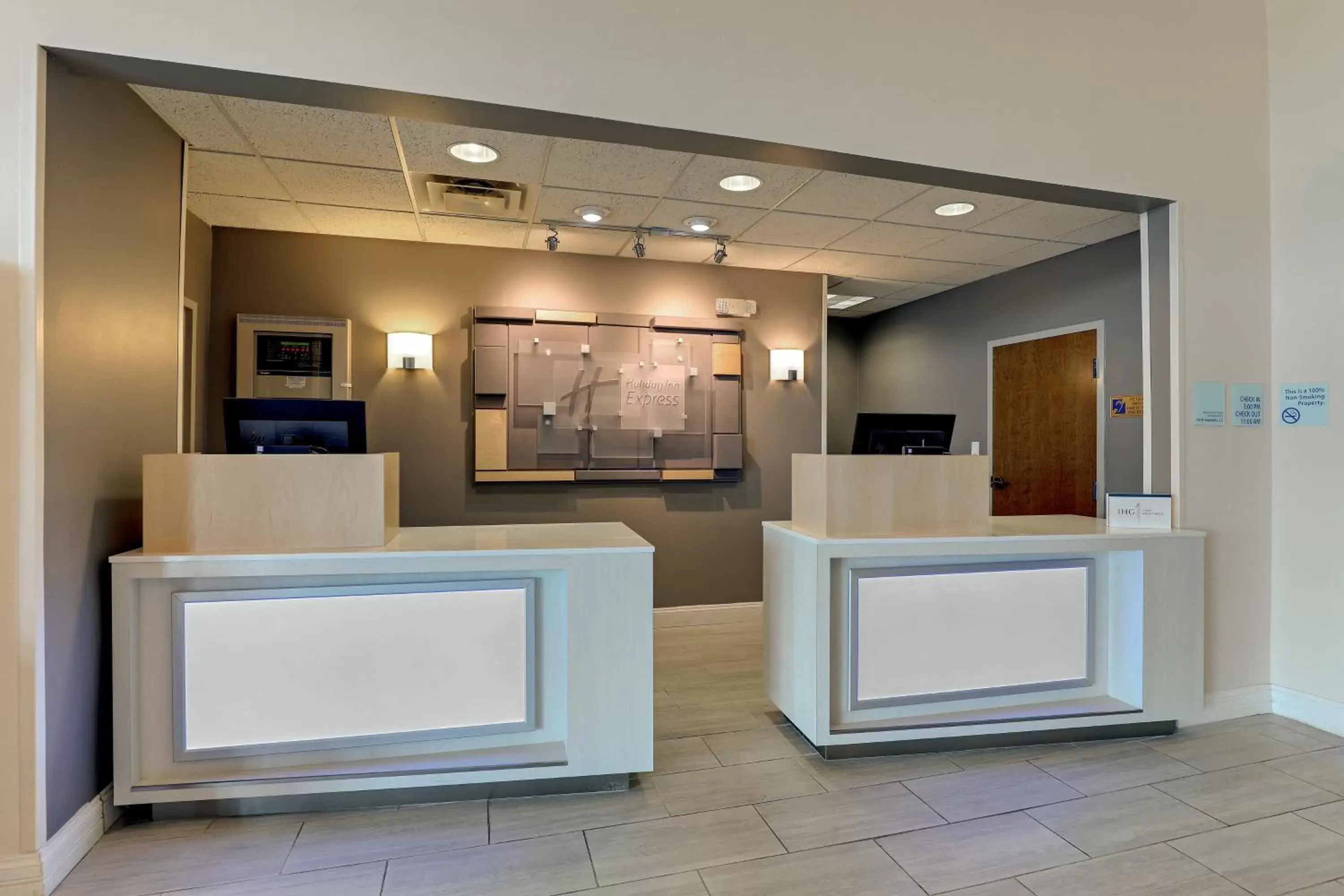 Property building, Lobby/Reception in Holiday Inn Express Campbellsville, an IHG Hotel