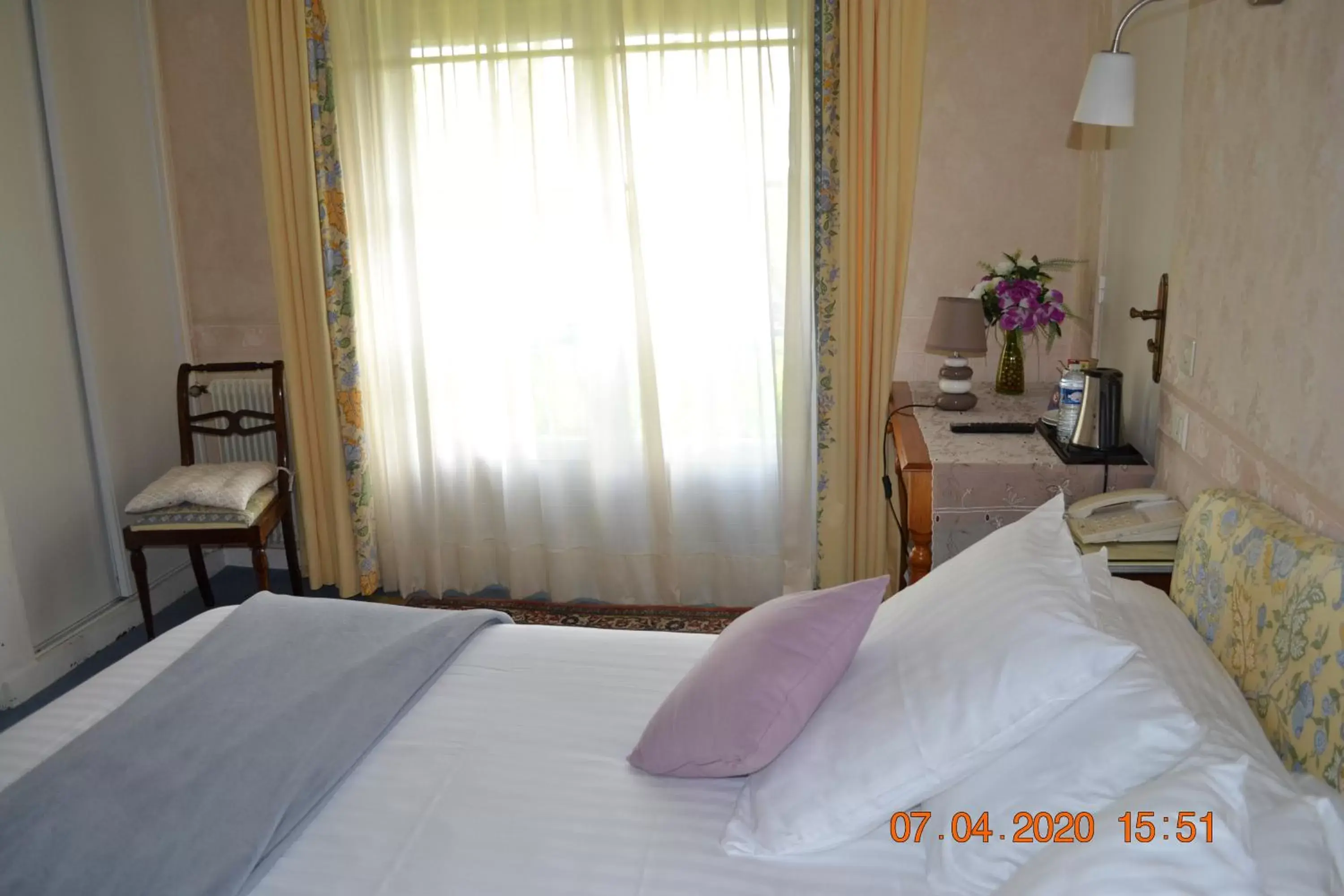 Bed in Hôtel Le Castel