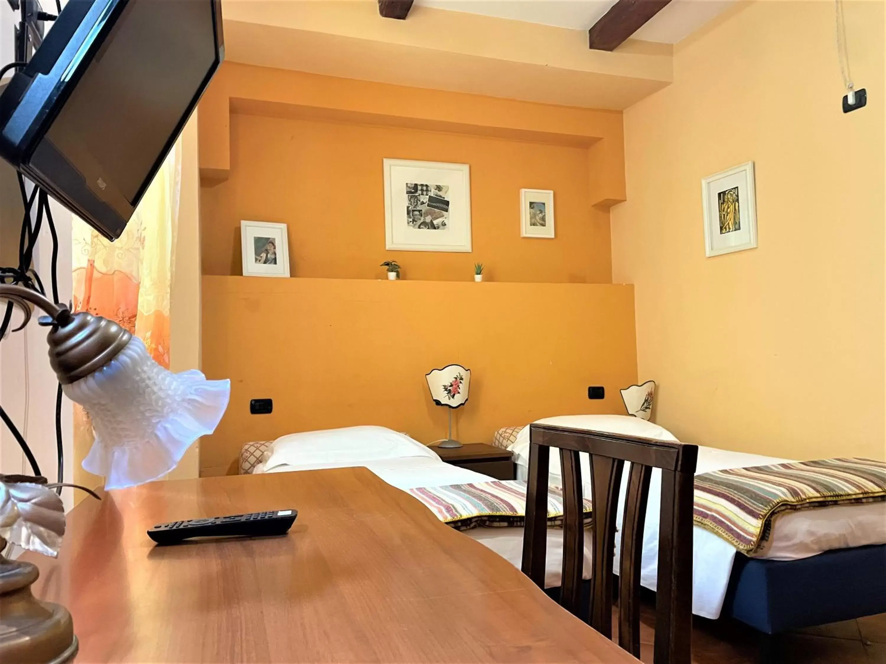 Photo of the whole room, Restaurant/Places to Eat in Hotel Residence La Contessina