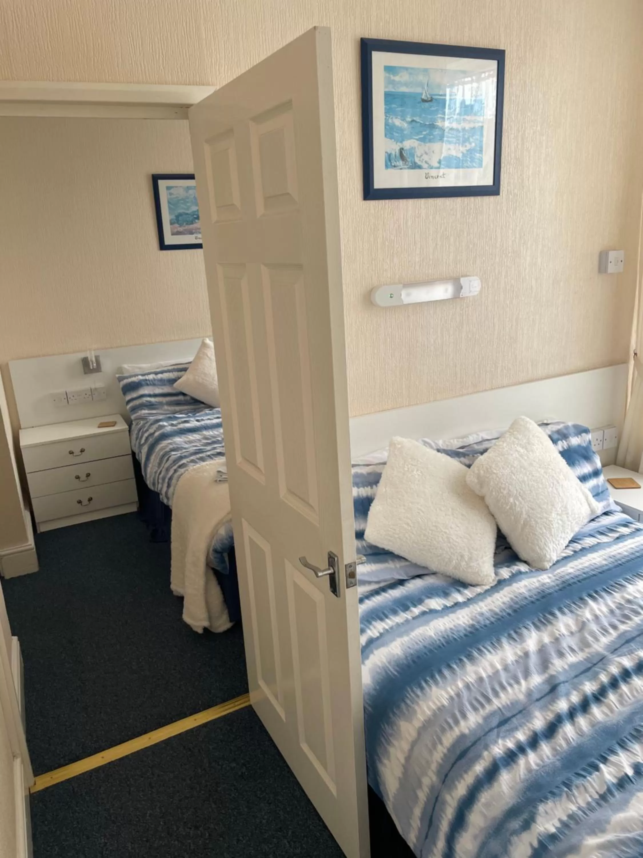 Bed in Ivydene Guest House