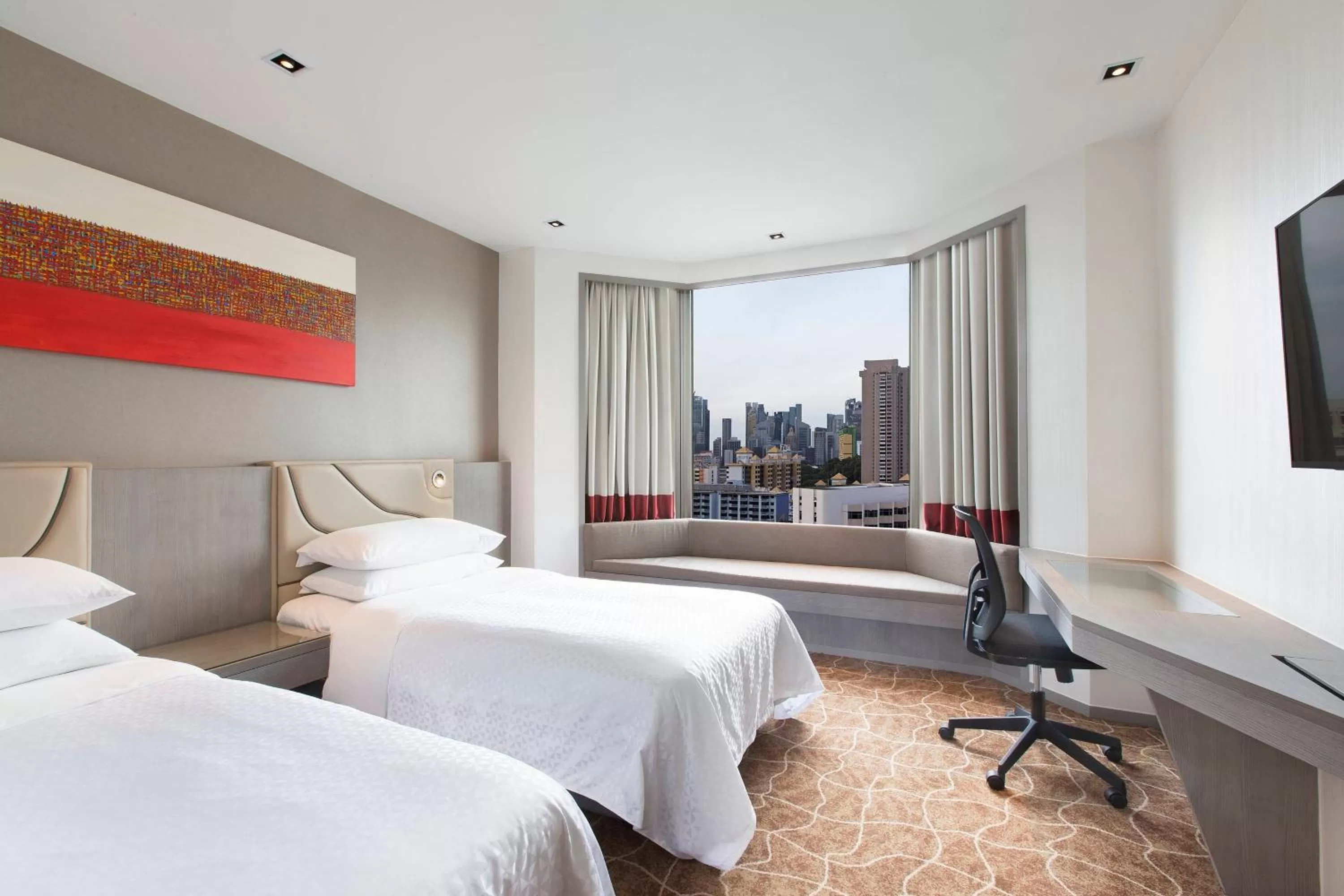 Photo of the whole room, Bed in Four Points by Sheraton Singapore, Riverview