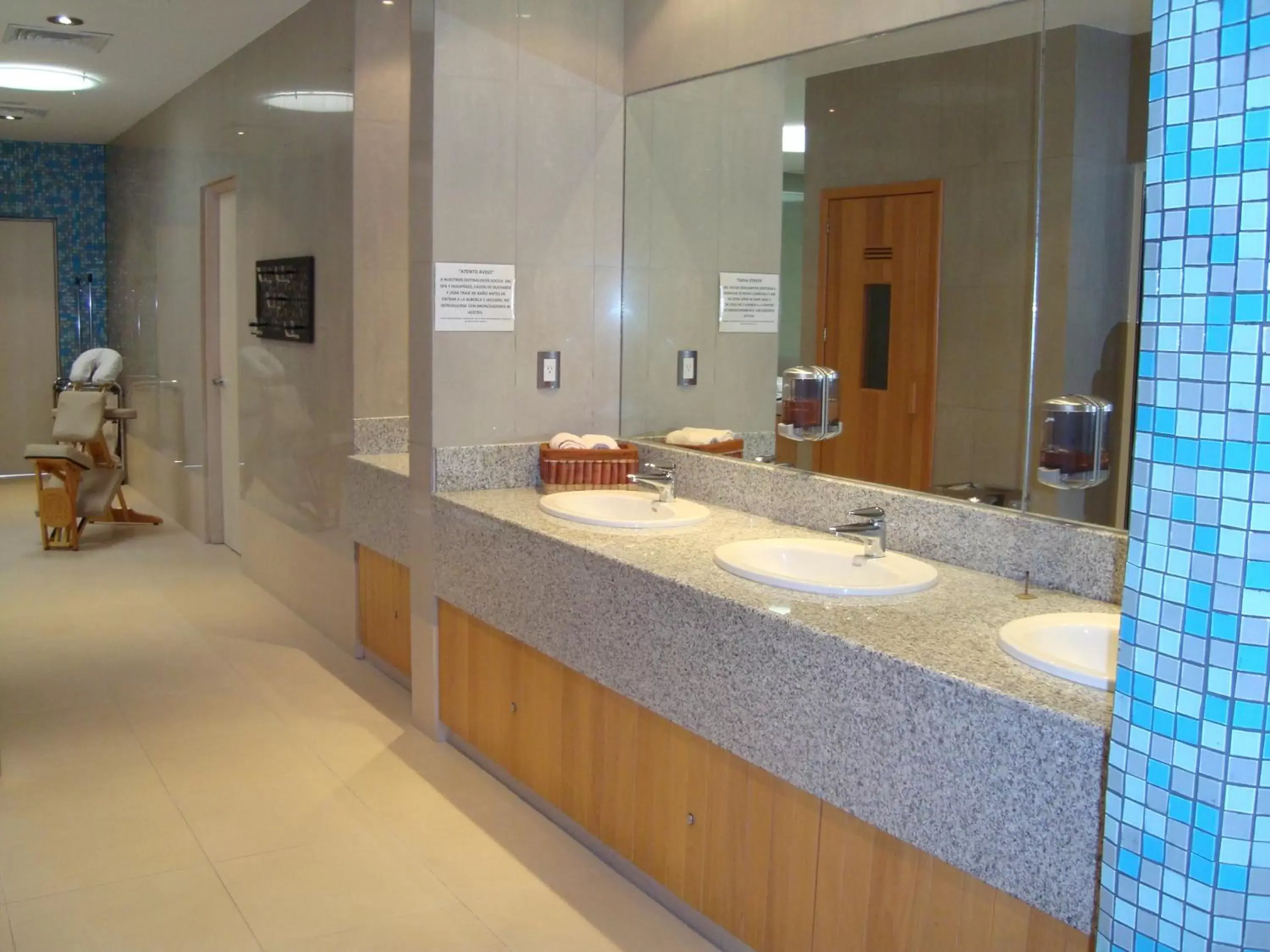 Spa and wellness centre/facilities, Bathroom in Suites Inn la Muralla Hotel & Spa