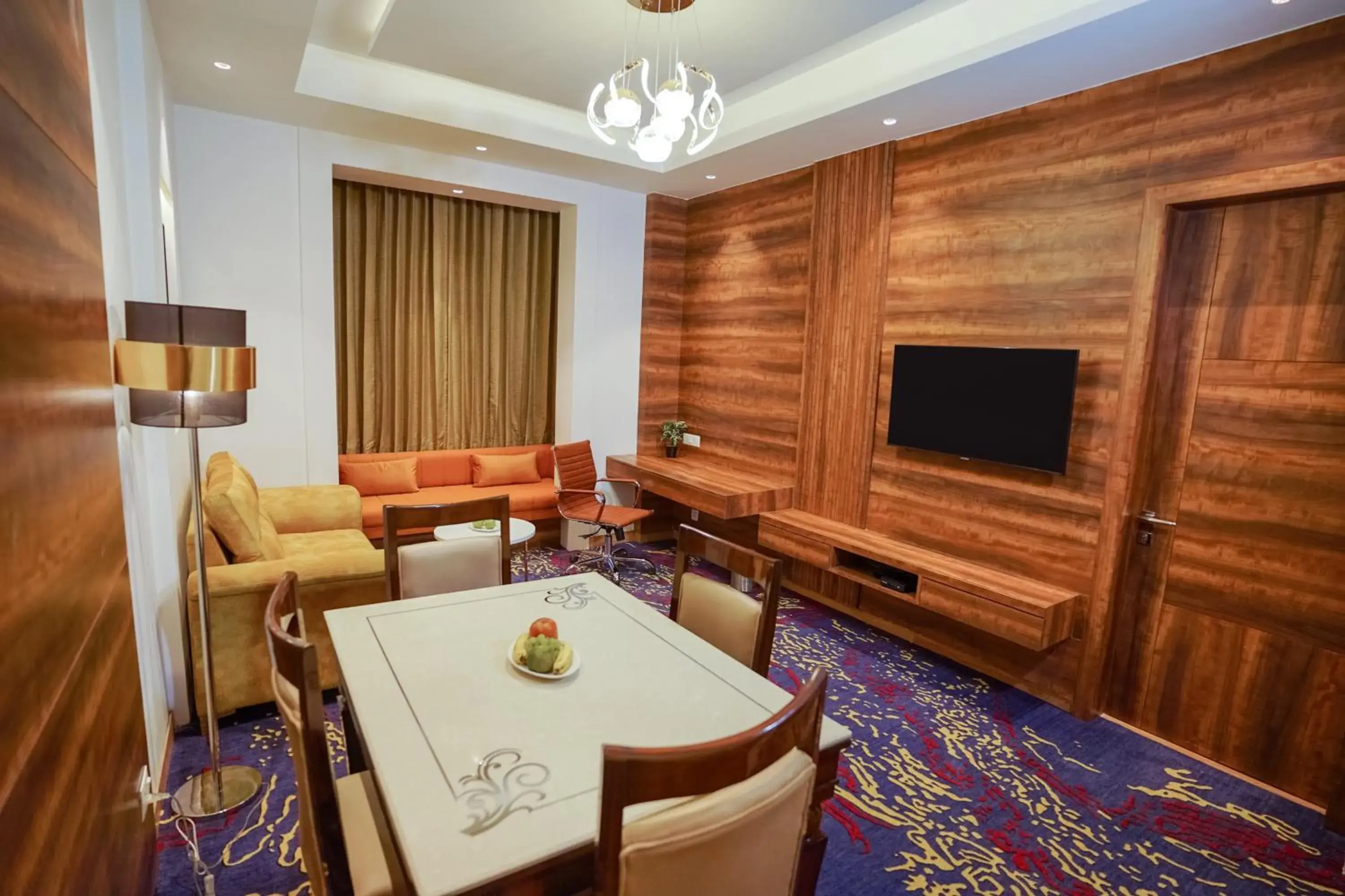 Living room, TV/Entertainment Center in Best Western Vrindavan