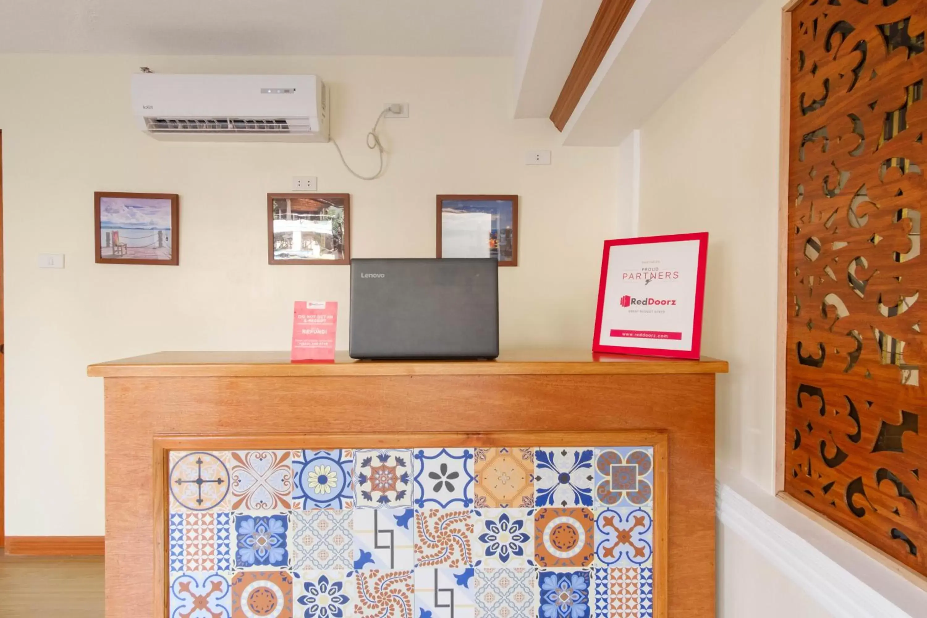 Lobby or reception in RedDoorz Plus near Johnson and Johnson Paranaque Lobby or reception in RedDoorz Plus near Johnson and Johnson Paranaque