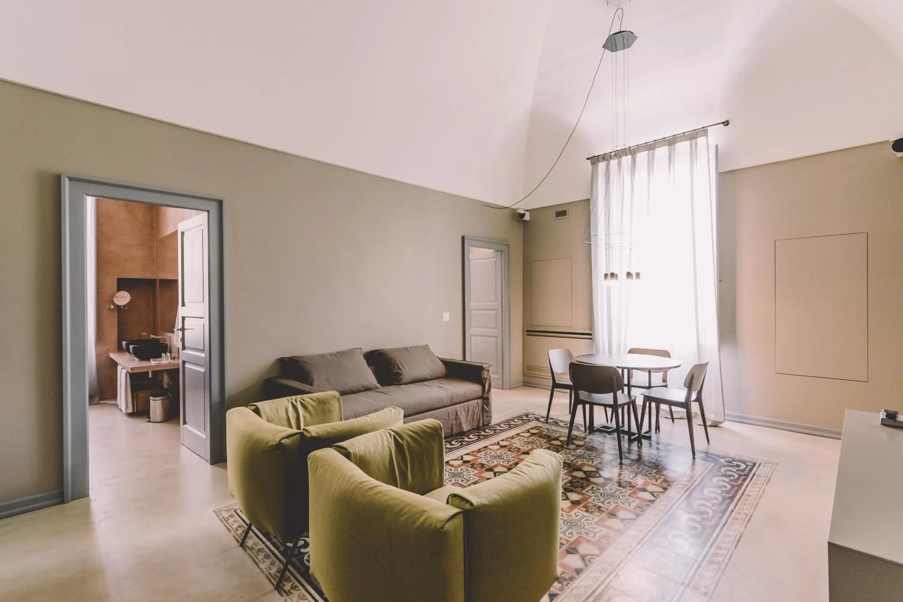 Dining area, Lounge/Bar in Cinquevite