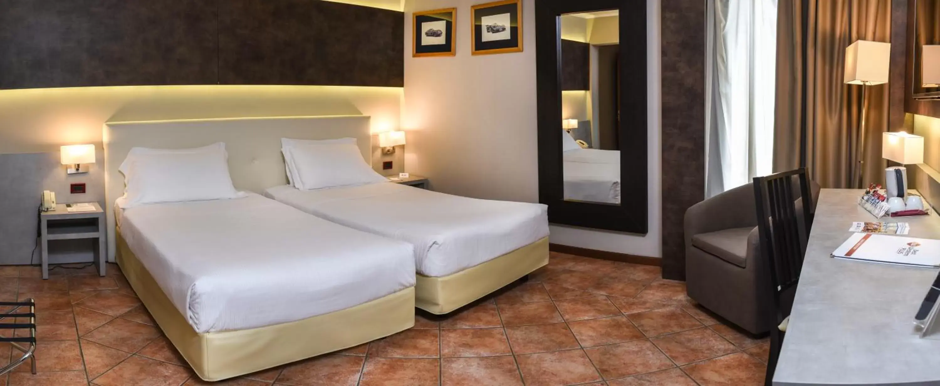 Bed in Best Western Plus Hotel Modena Resort