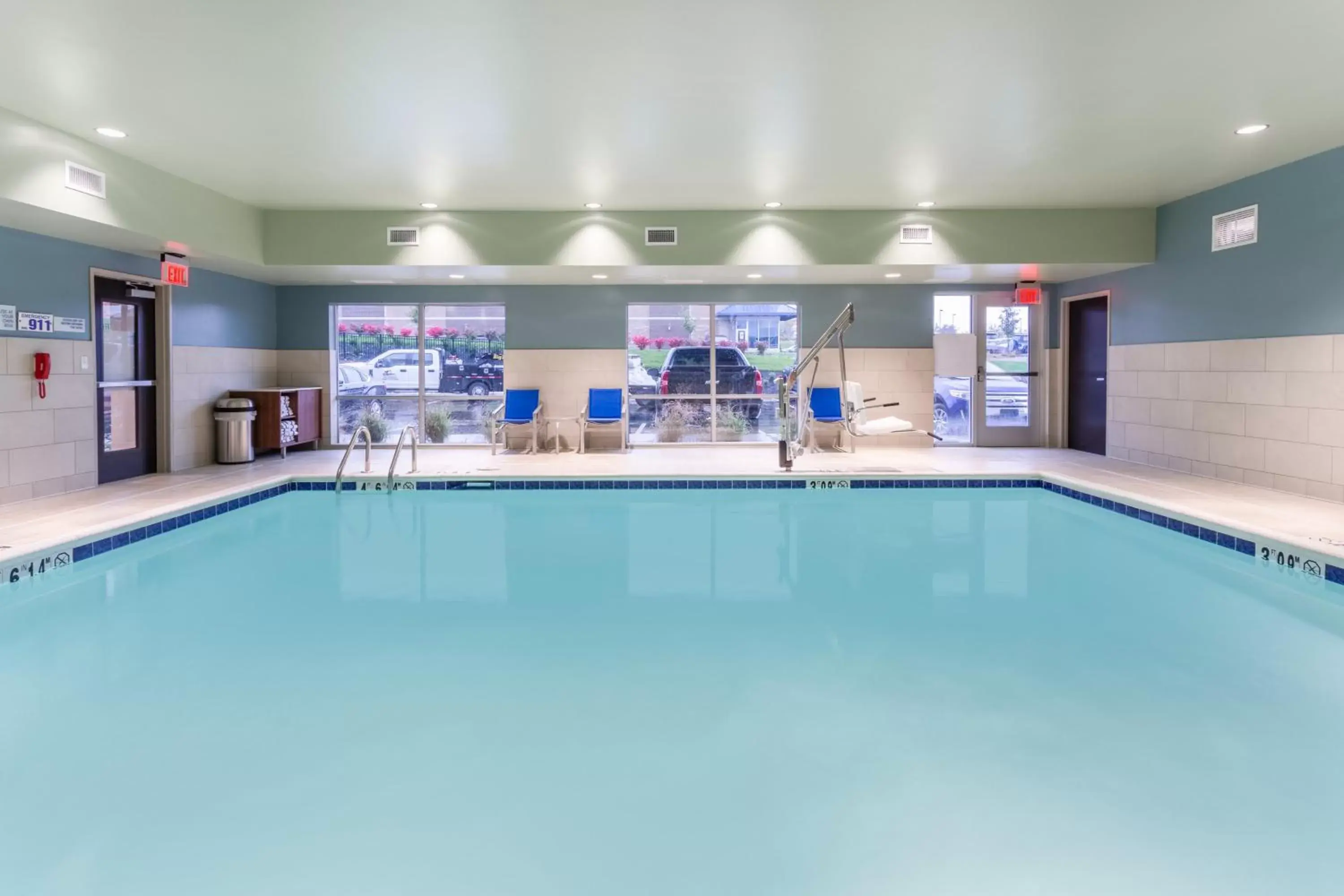 Swimming Pool in Holiday Inn Express & Suites - Florence - Cincinnati Airport, an IHG Hotel