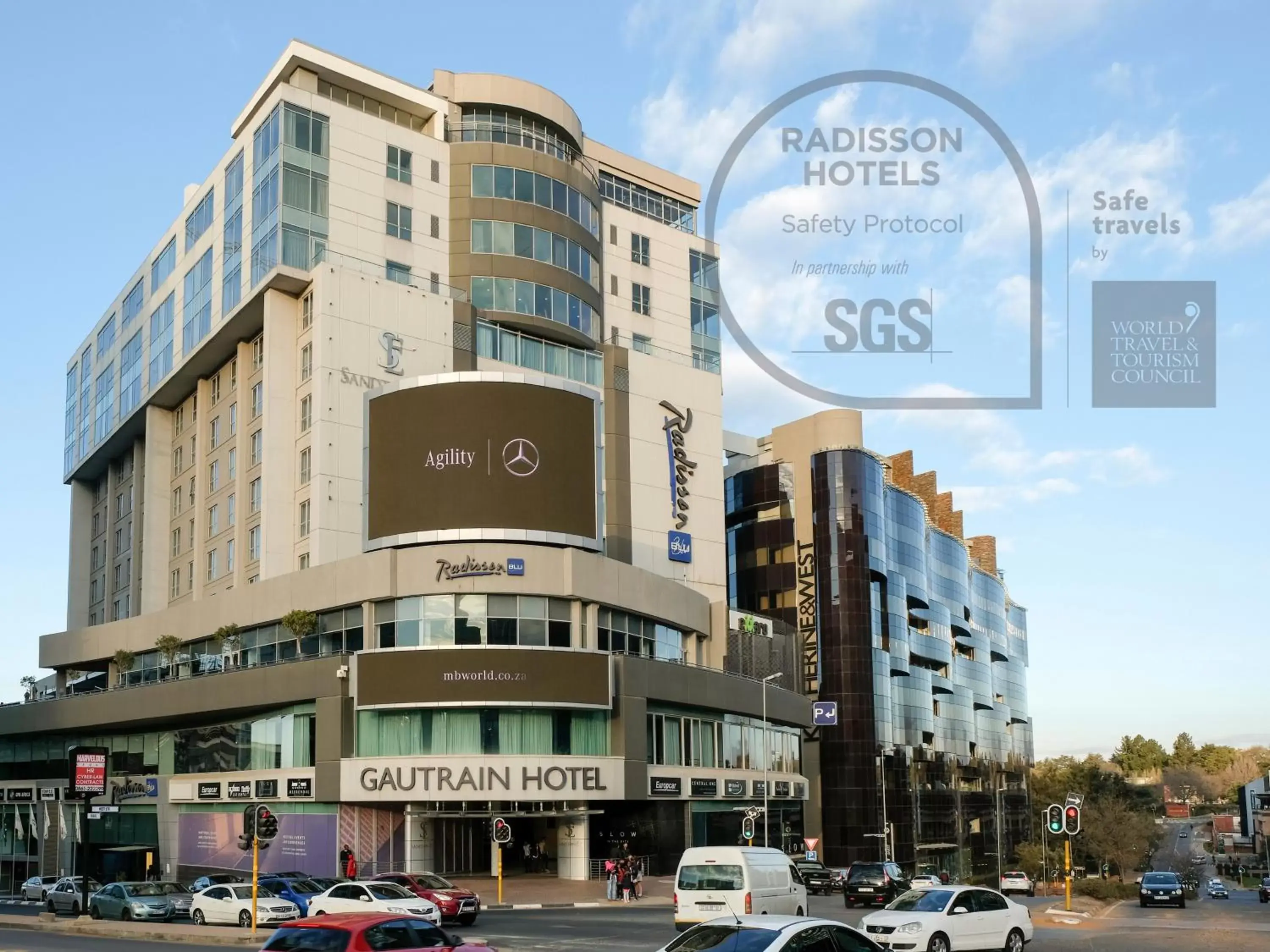 Facade/entrance in Radisson Blu Gautrain Hotel, Sandton Johannesburg Facade/entrance in Radisson Blu Gautrain Hotel, Sandton Johannesburg