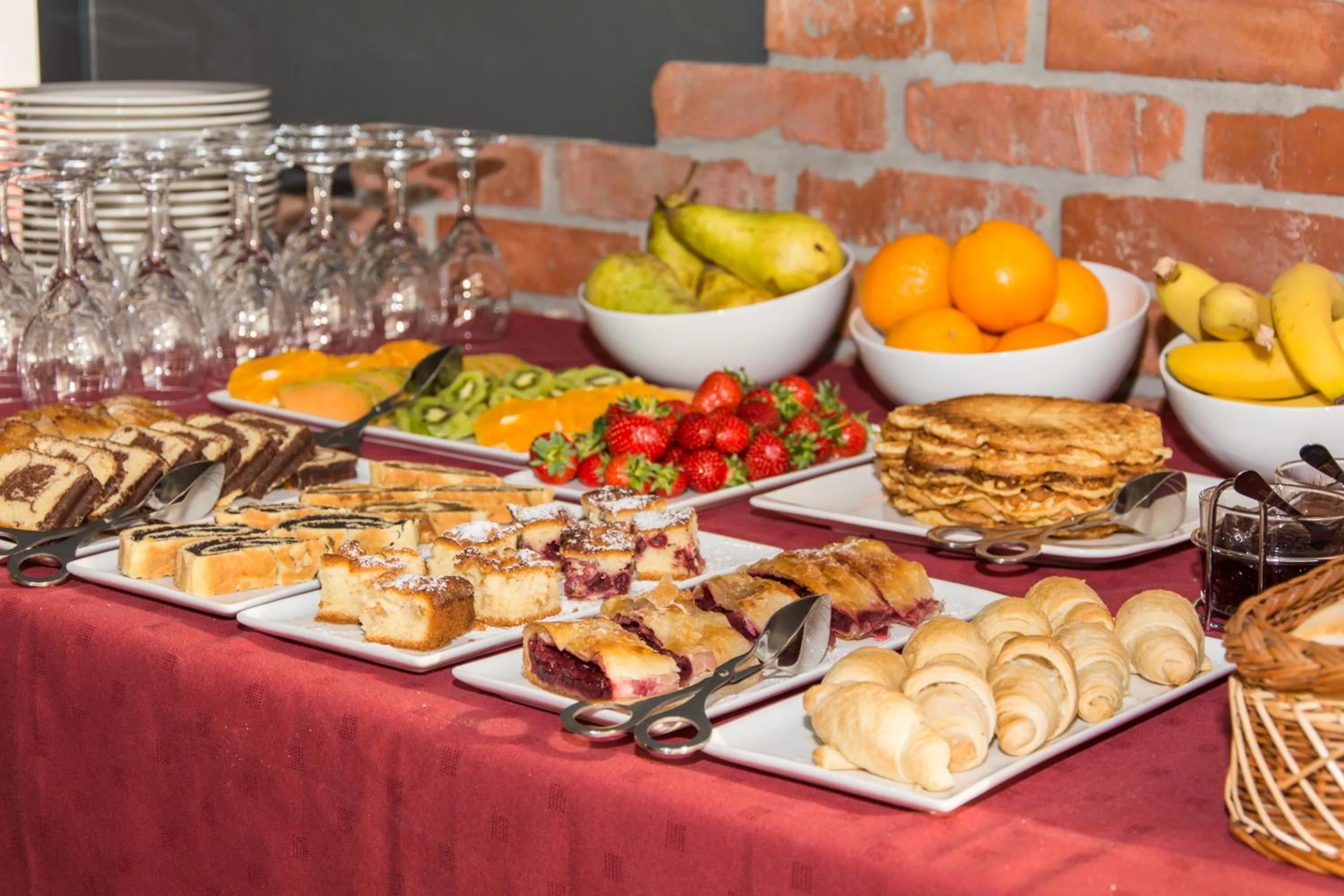 Buffet breakfast in Hotel Delminivm