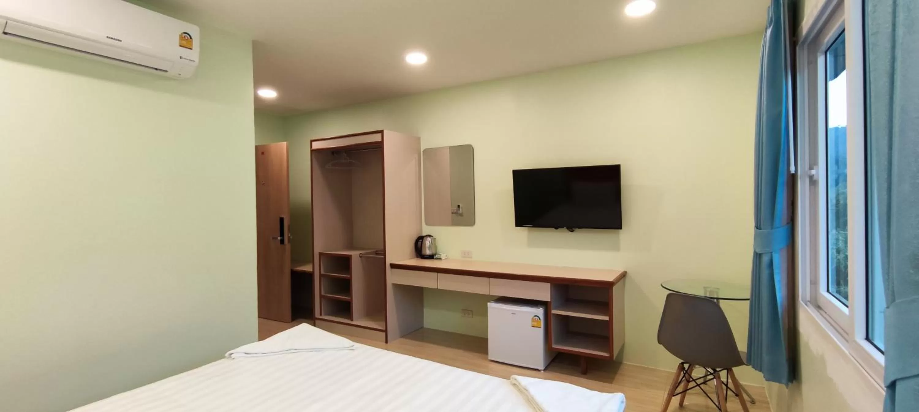 TV and multimedia, Bed in Sea-Sun Bungalow & Resort