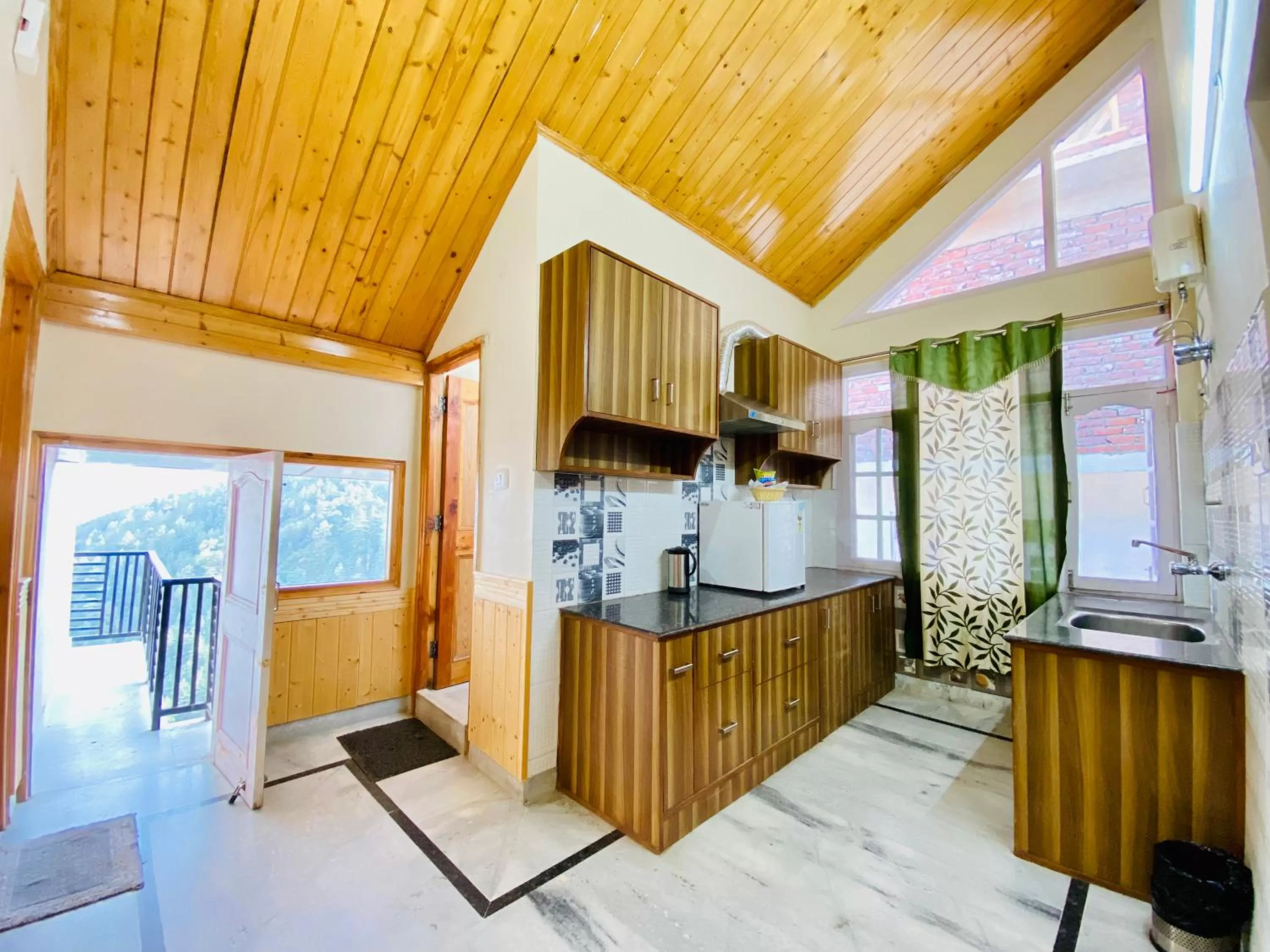 Kitchen or kitchenette, Kitchen/Kitchenette in Sai Cottage Shimla