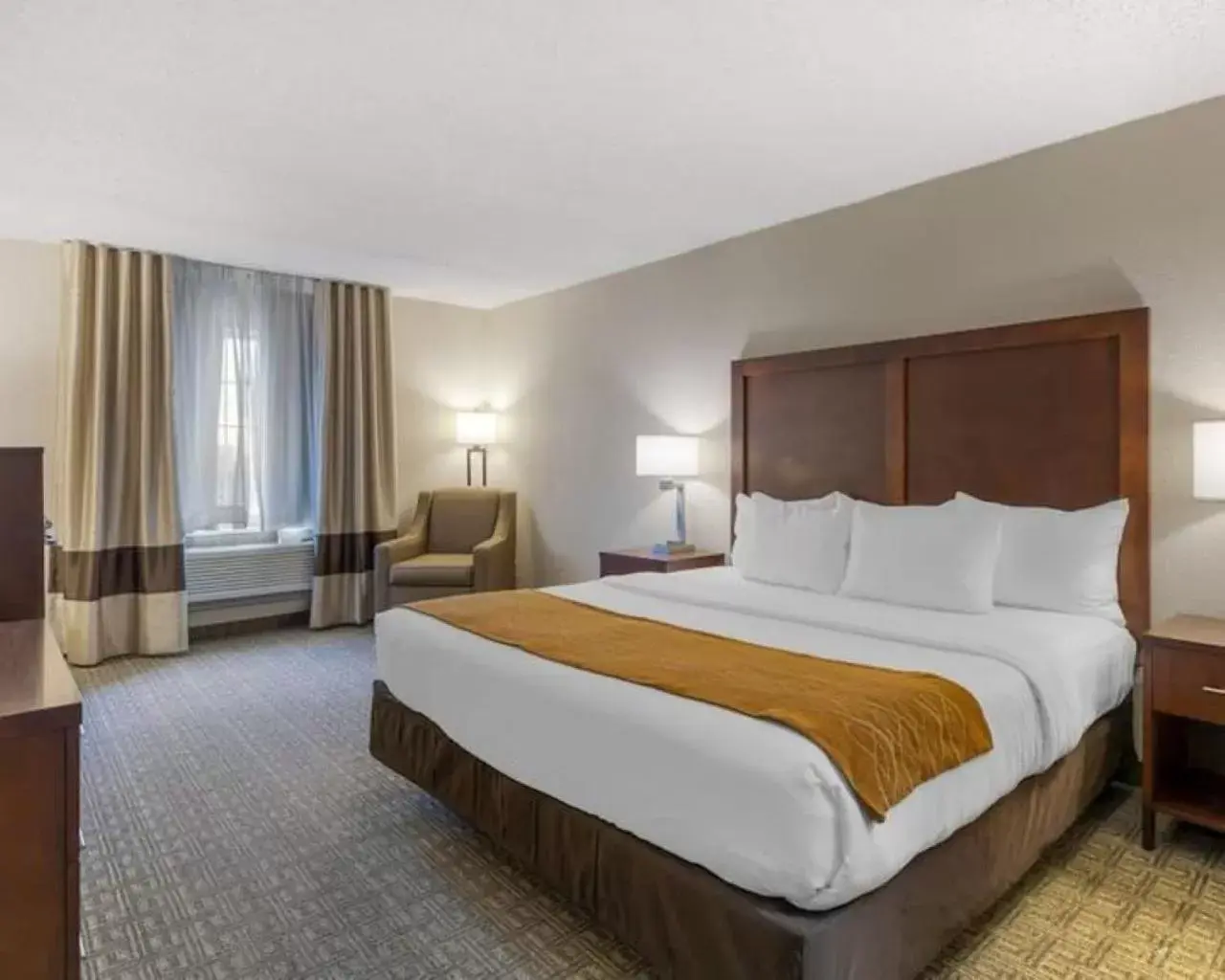 Photo of the whole room, Bed in Comfort Inn St Louis - Westport Event Center