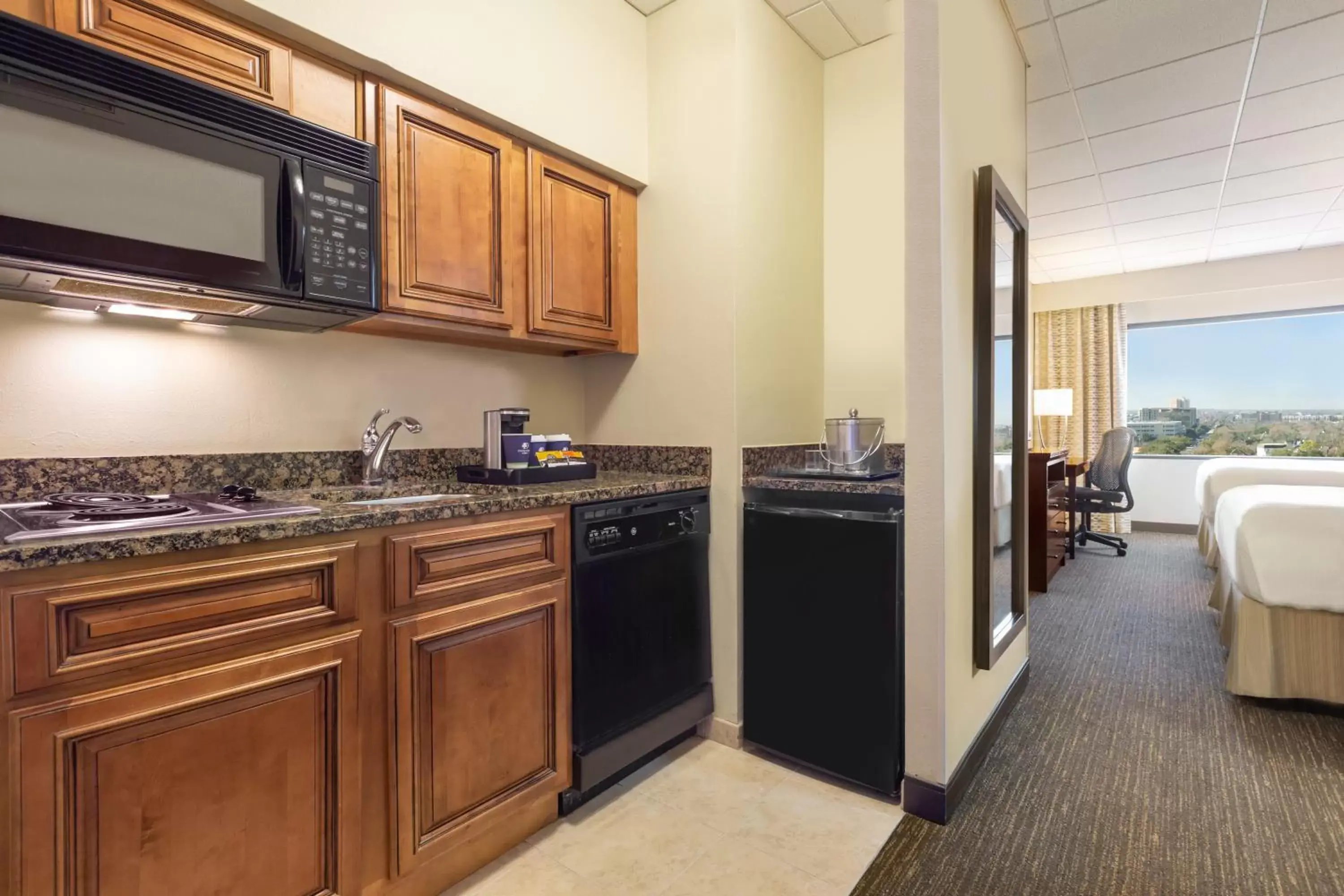kitchen, Kitchen/Kitchenette in DoubleTree by Hilton Houston Medical Center Hotel & Suites