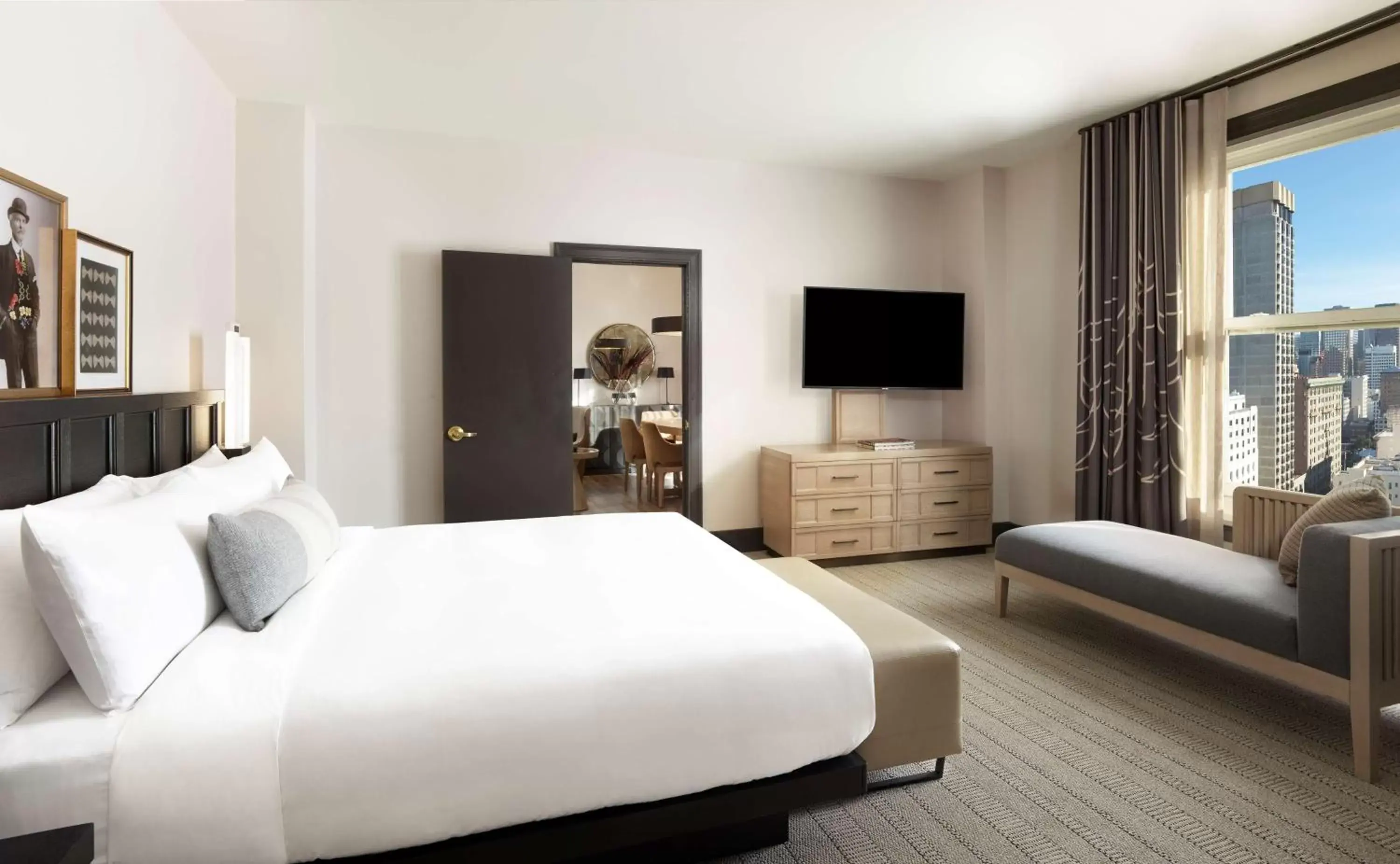 Photo of the whole room, Bed in The Clift Royal Sonesta San Francisco