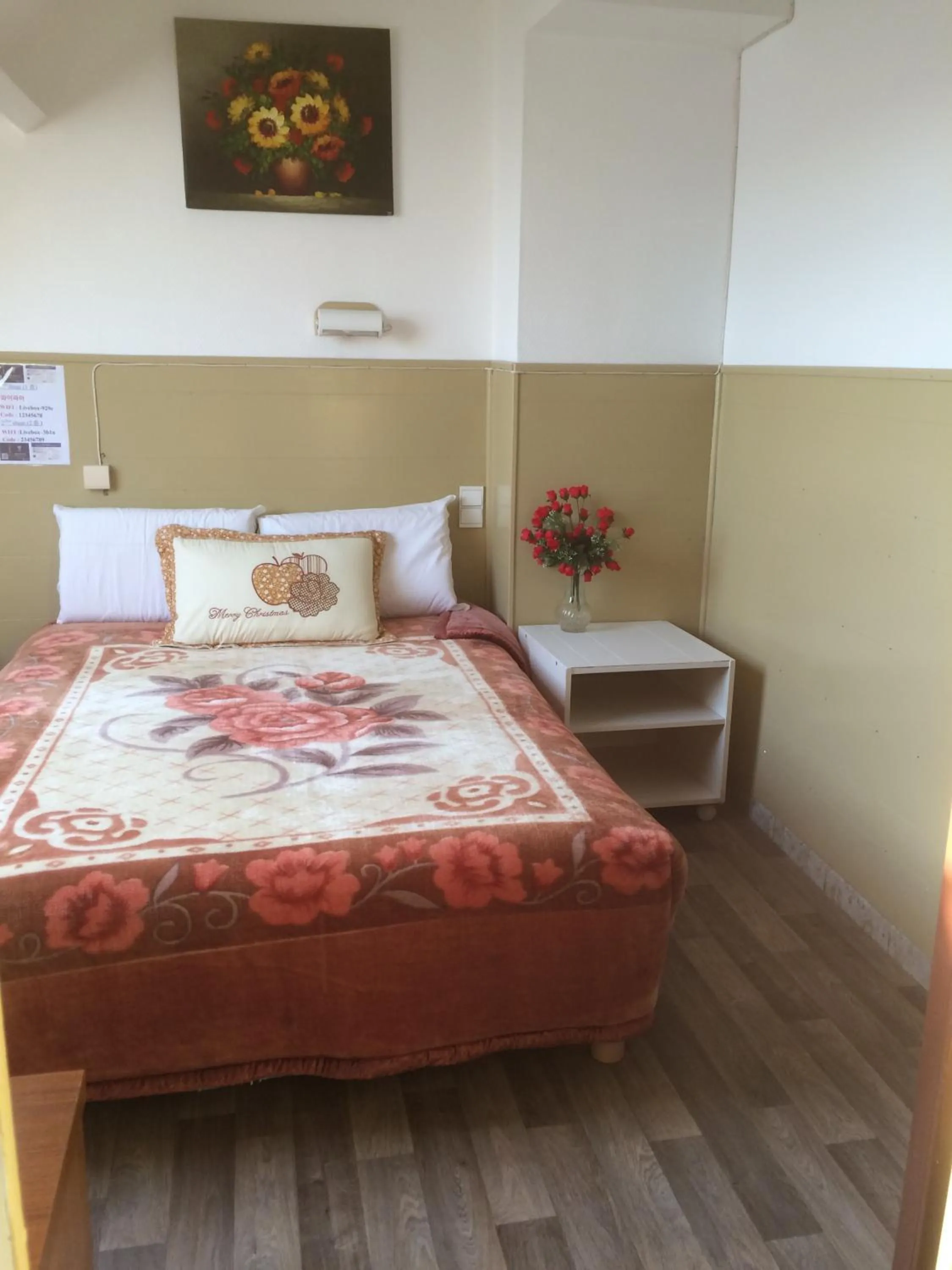 Bedroom, Bed in Hotel Paris Star