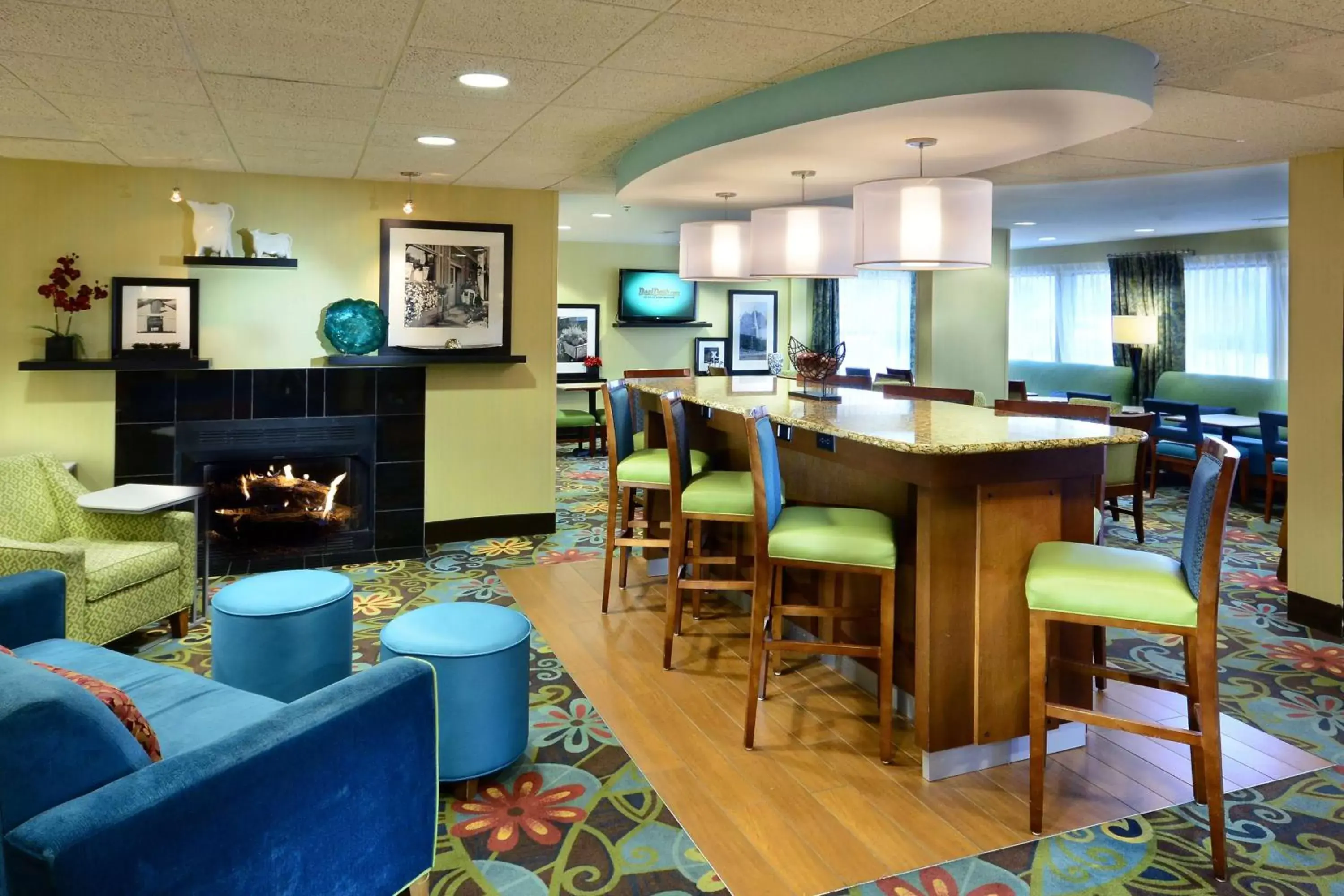 Lobby or reception, Lounge/Bar in Hampton Inn Raleigh/Town of Wake Forest