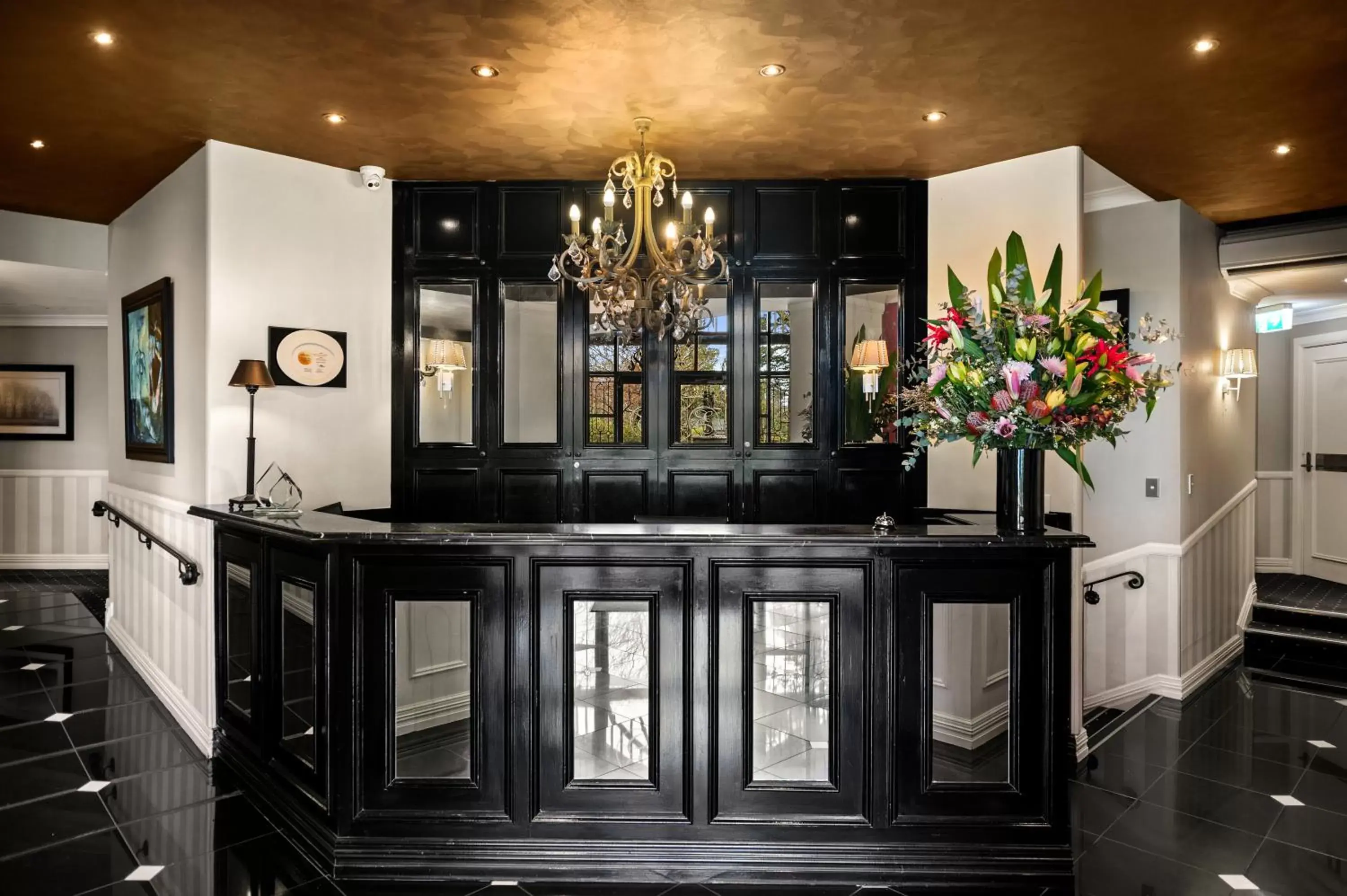 Lobby or reception in Echoes Boutique Hotel & Restaurant Blue Mountains Lobby or reception in Echoes Boutique Hotel & Restaurant Blue Mountains