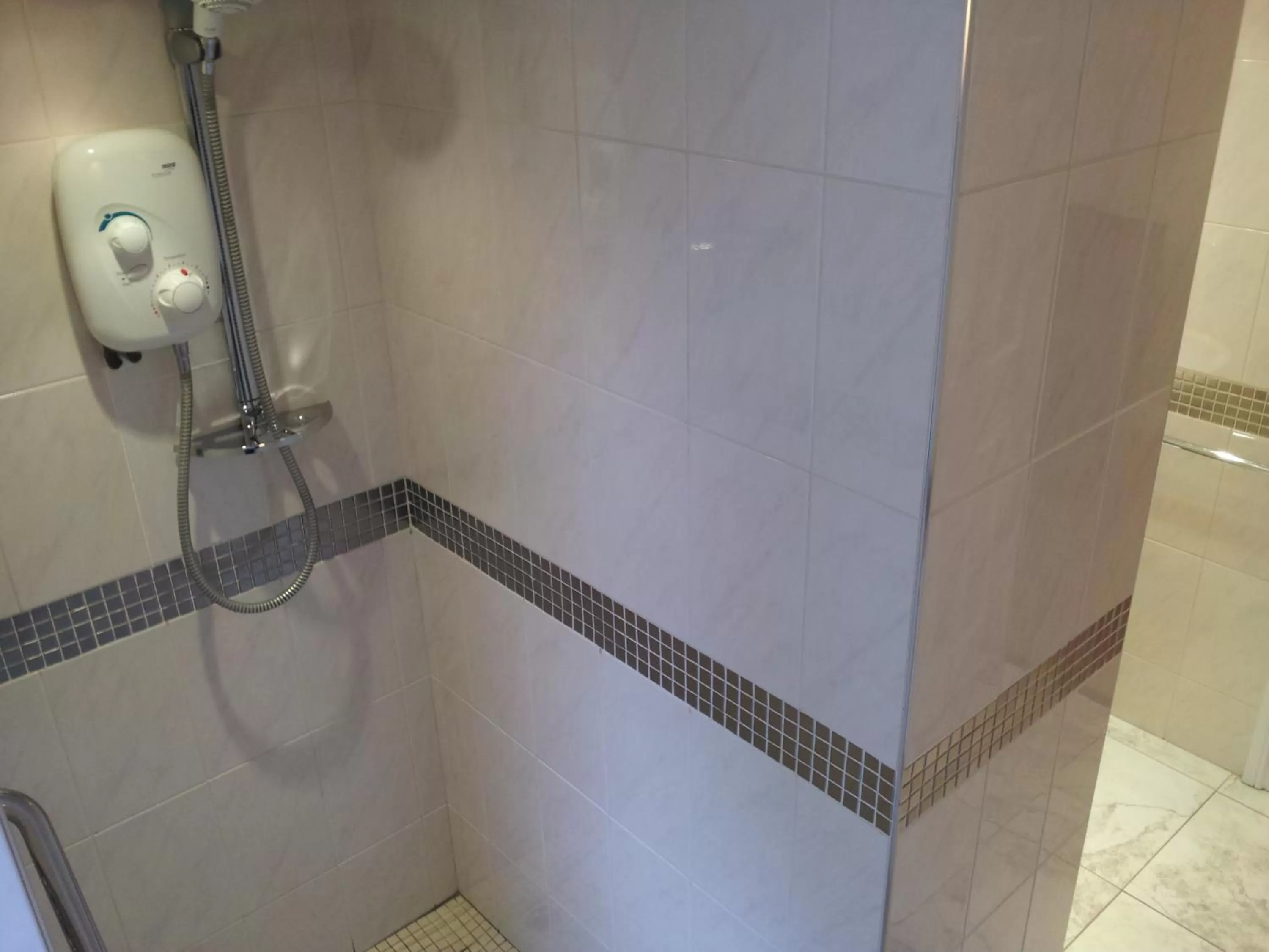 Shower in Carlton Court