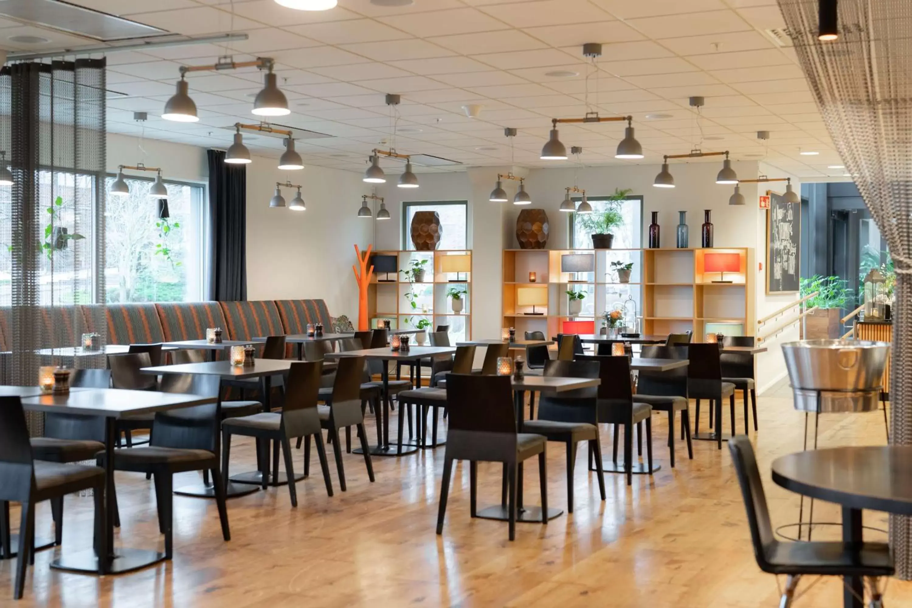 Breakfast, Restaurant/Places to Eat in Scandic Stavanger City