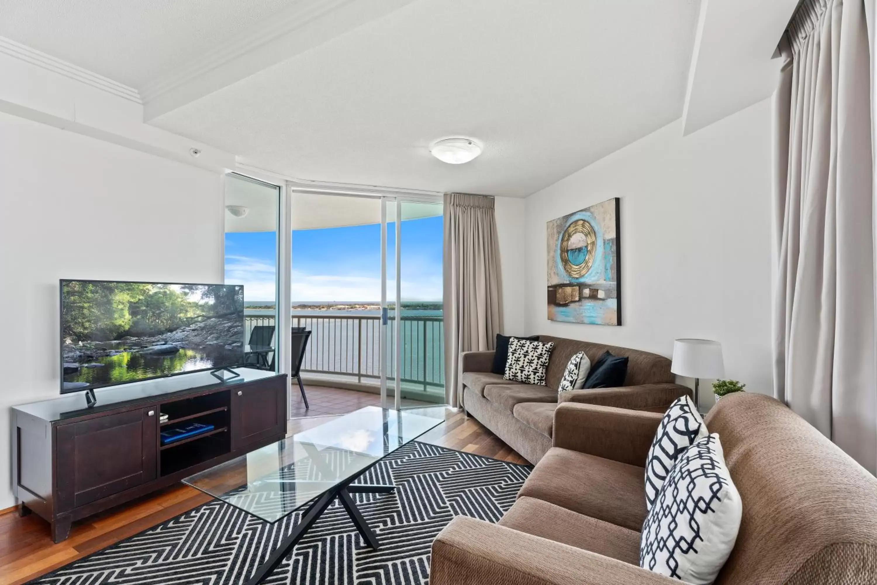 Living room, Seating Area in Crystal Bay On The Broadwater