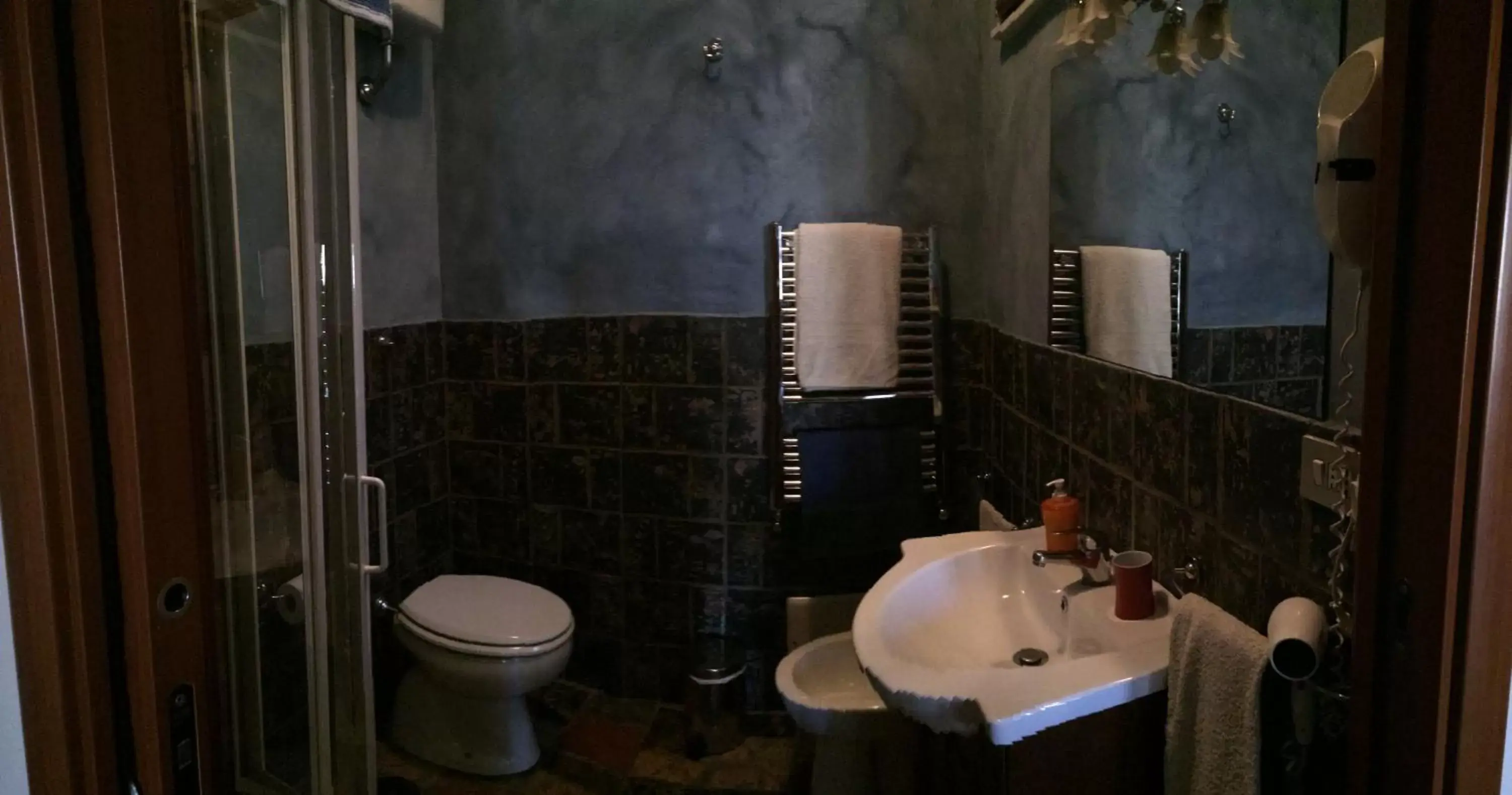 Bathroom in B&B Casamiranapoli