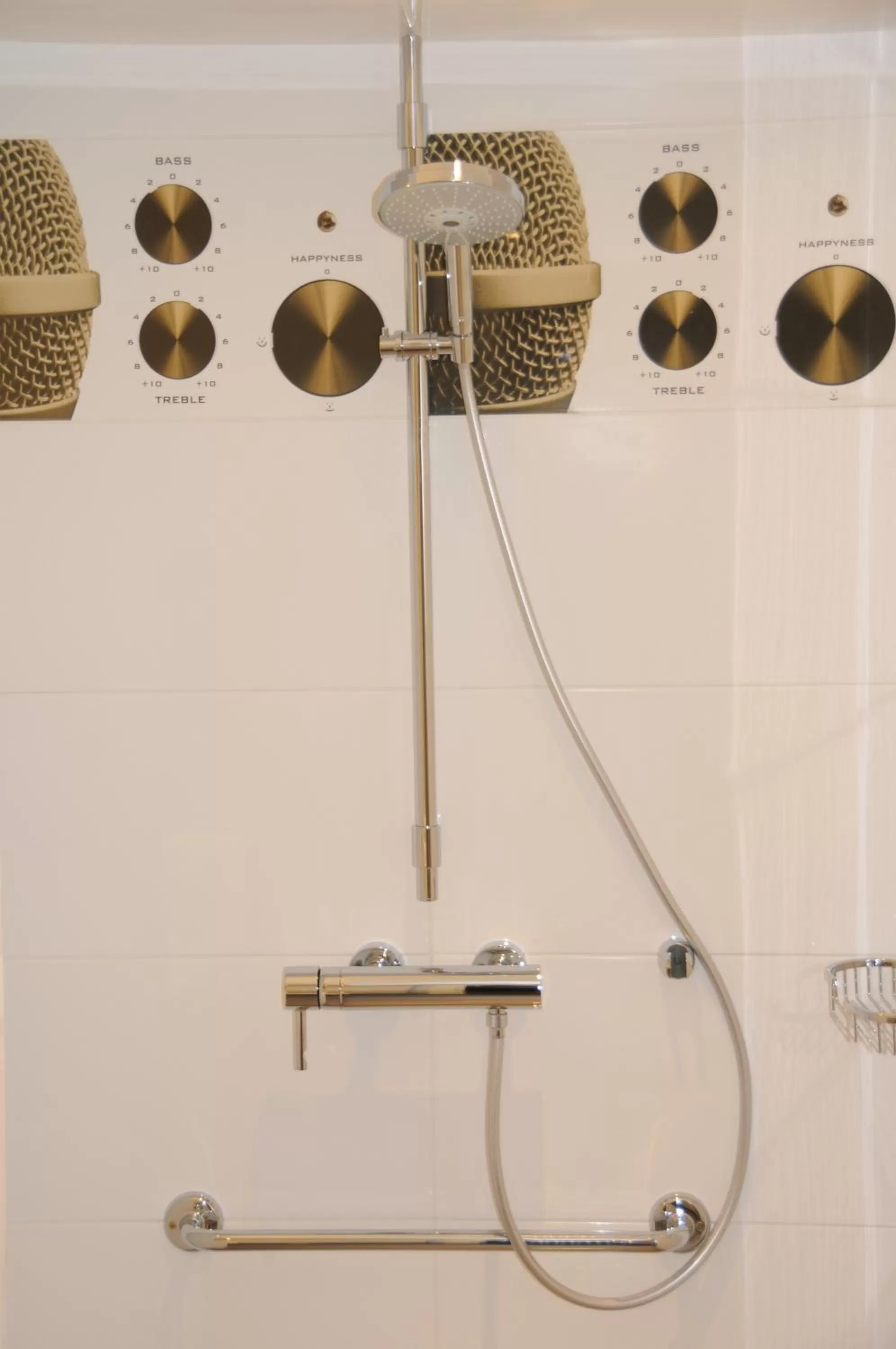 Bathroom in Hôtel du Triangle d'Or