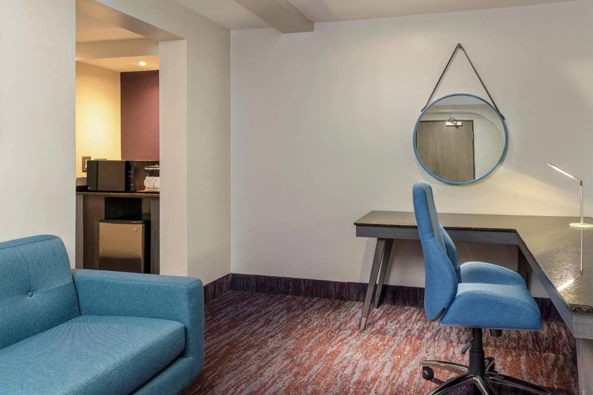 Bedroom, Seating Area in Crowne Plaza San Jose La Sabana, an IHG Hotel