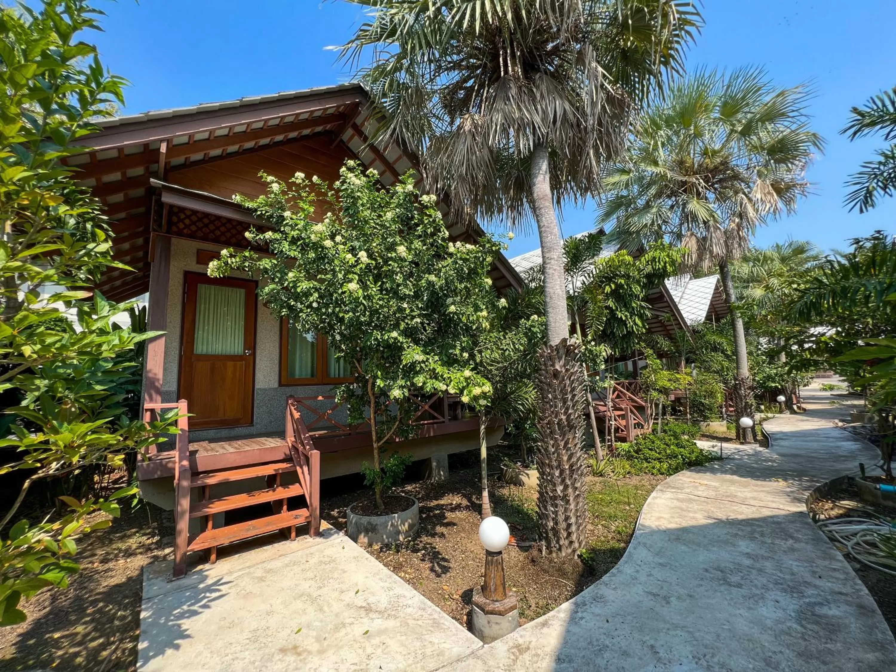 Property building in Baan Siriporn Resort - โรงแรมบ้านศิริพร รีสอร์ท