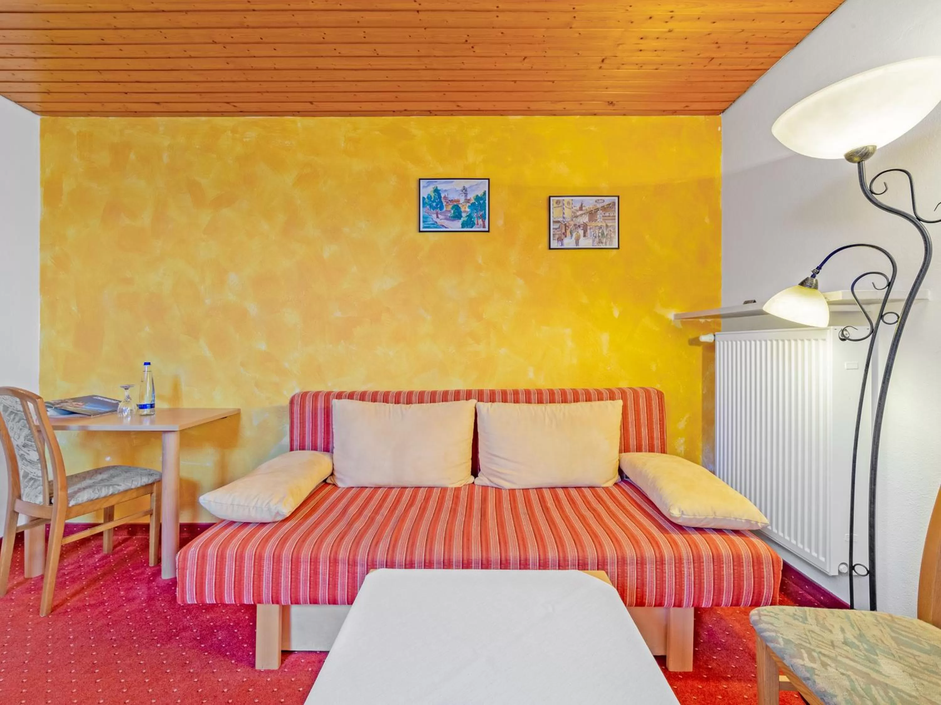 Living room, Bed in Landhotel Gabriele