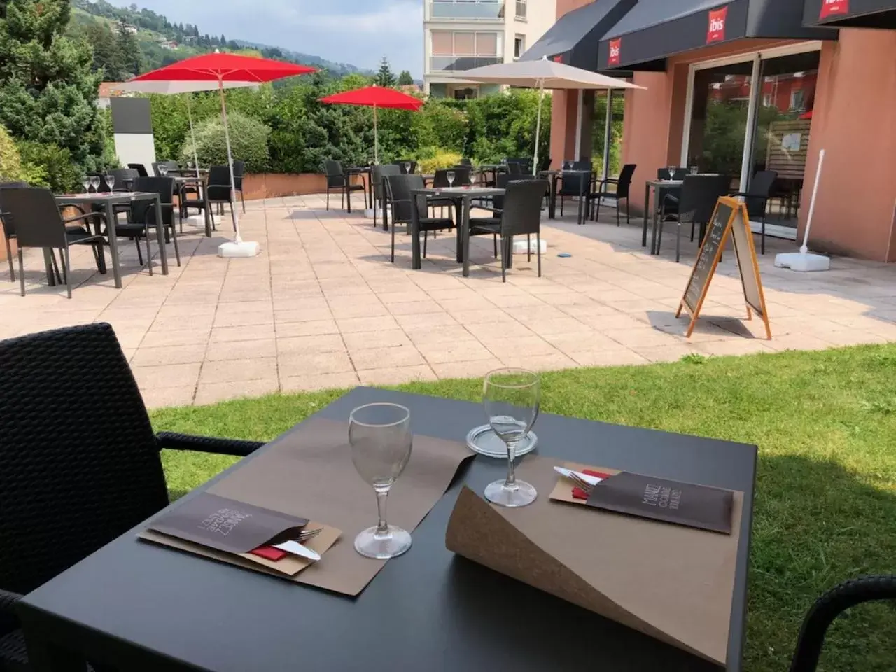 Restaurant/Places to Eat in ibis La Bresse Gérardmer