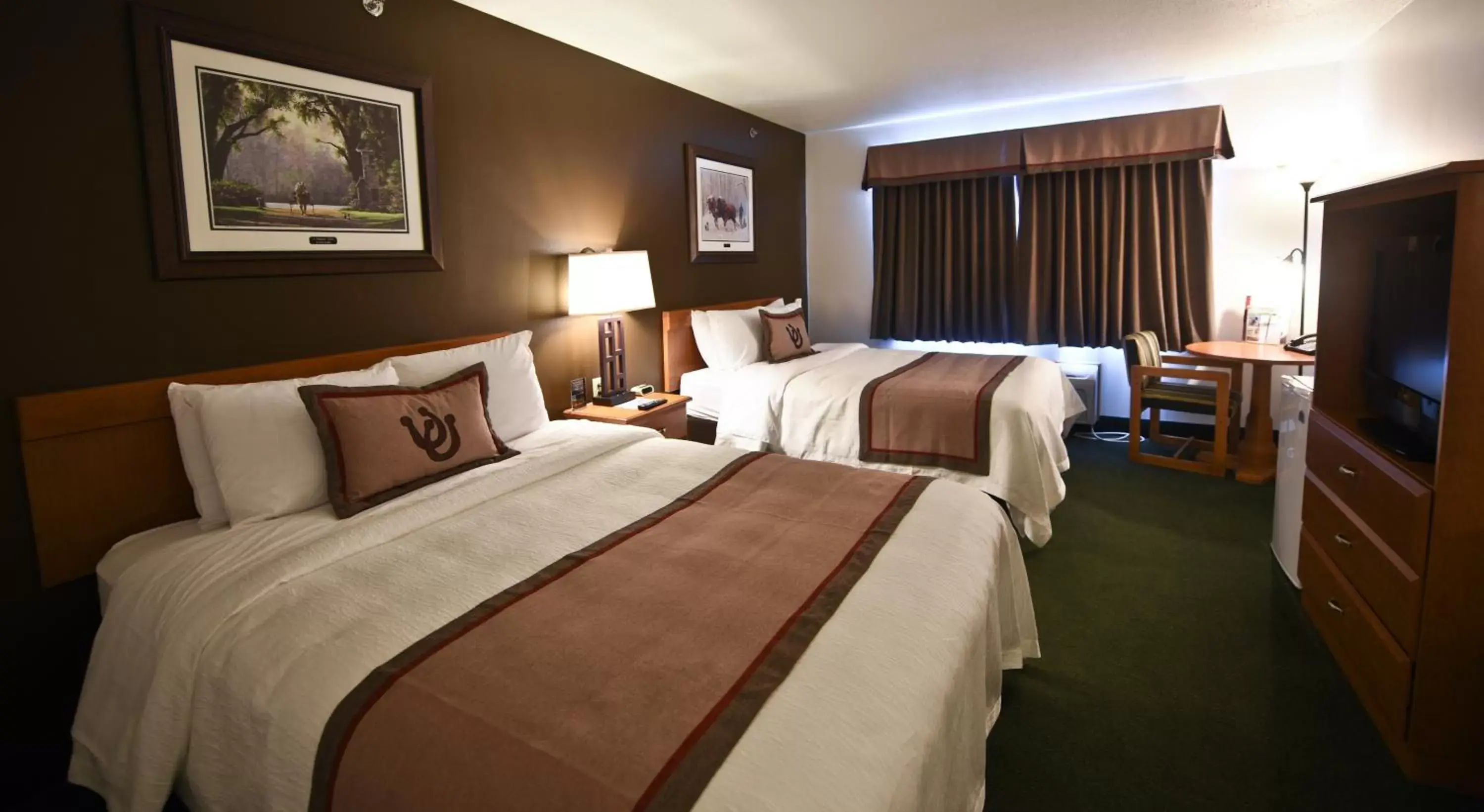 Photo of the whole room, Bed in Draft Horse Inn and Suites