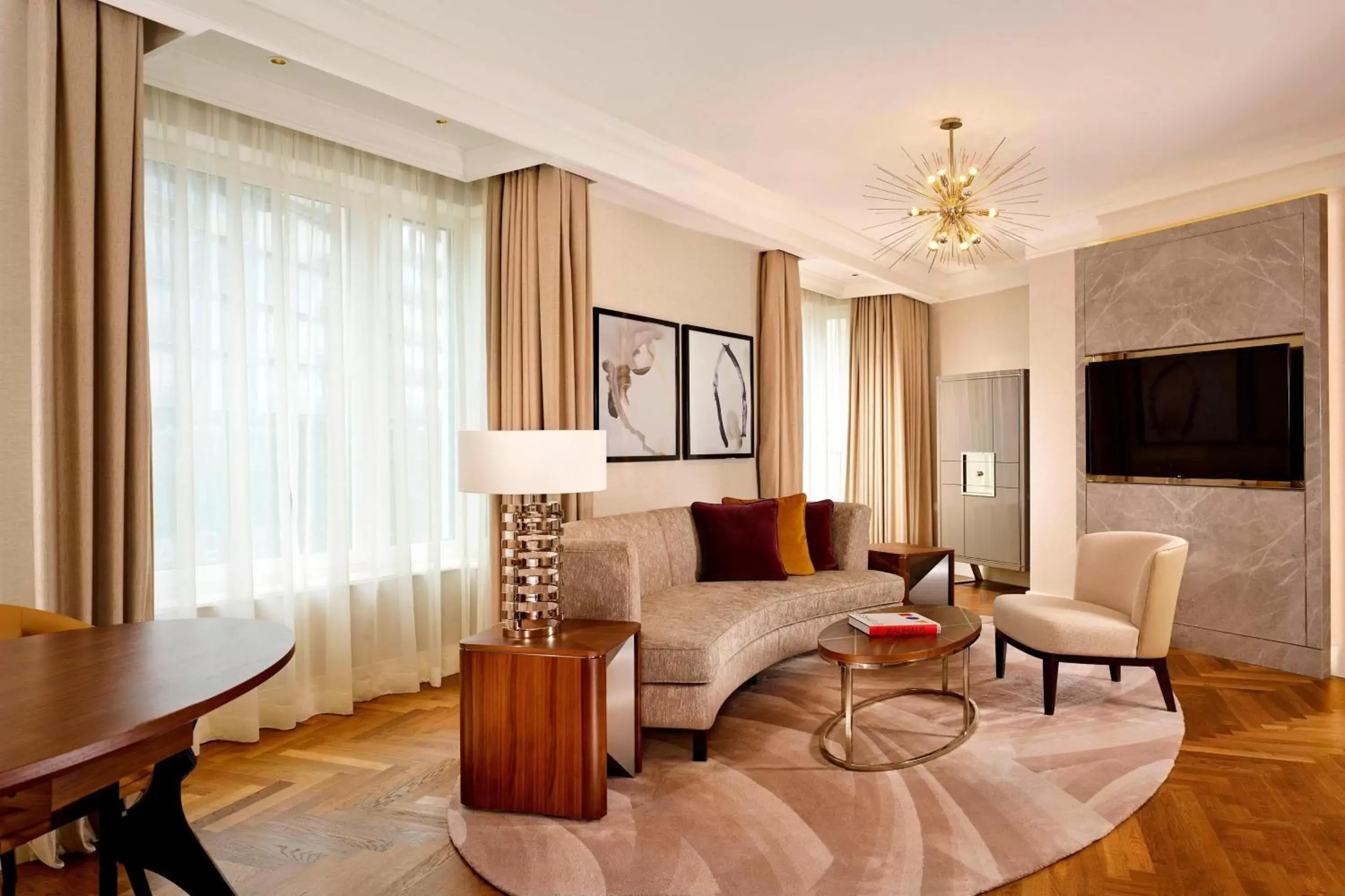 Living room, Seating Area in The Ritz-Carlton, Berlin