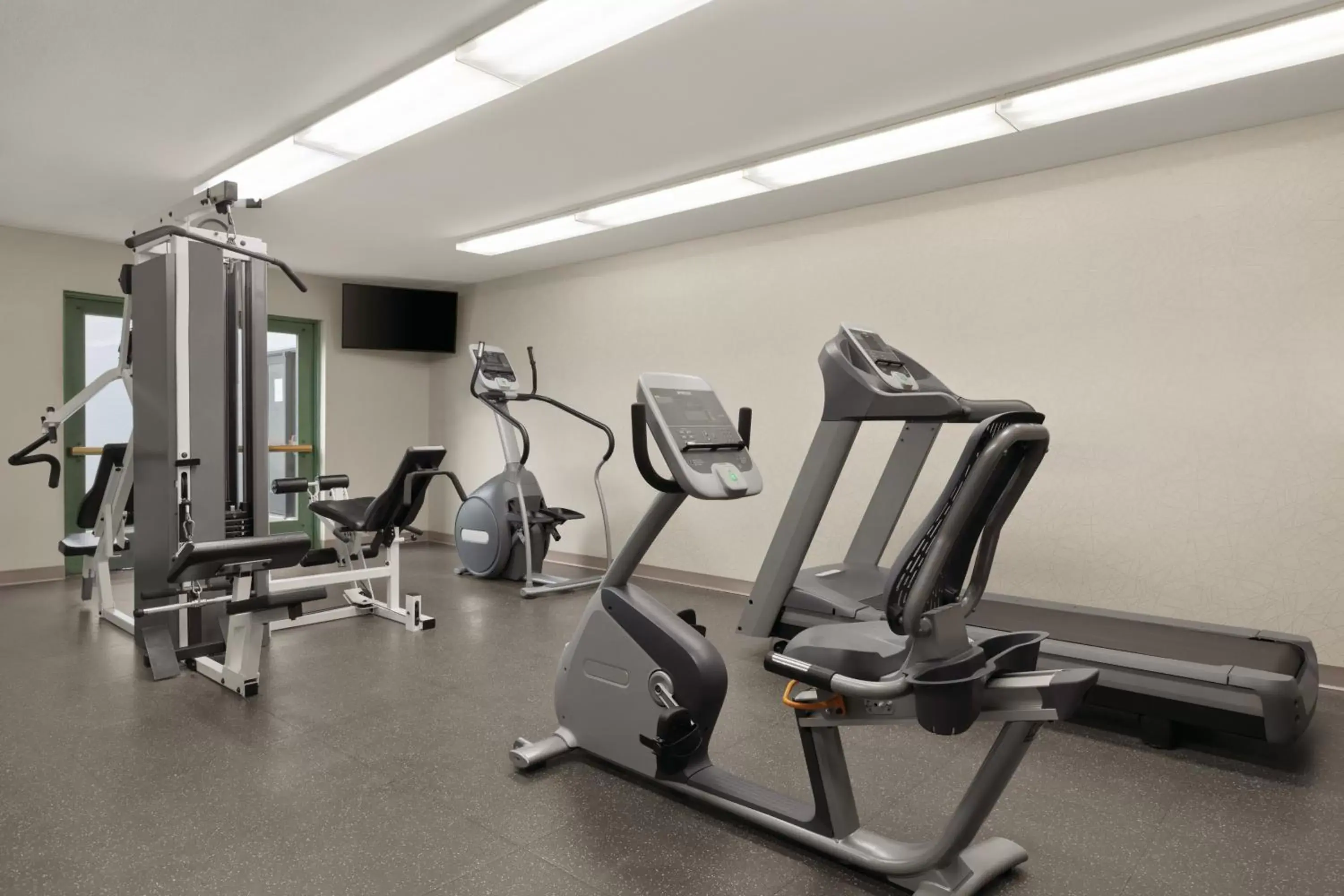 Fitness centre/facilities, Fitness Center/Facilities in Country Inn & Suites by Radisson, Seattle-Bothell, WA