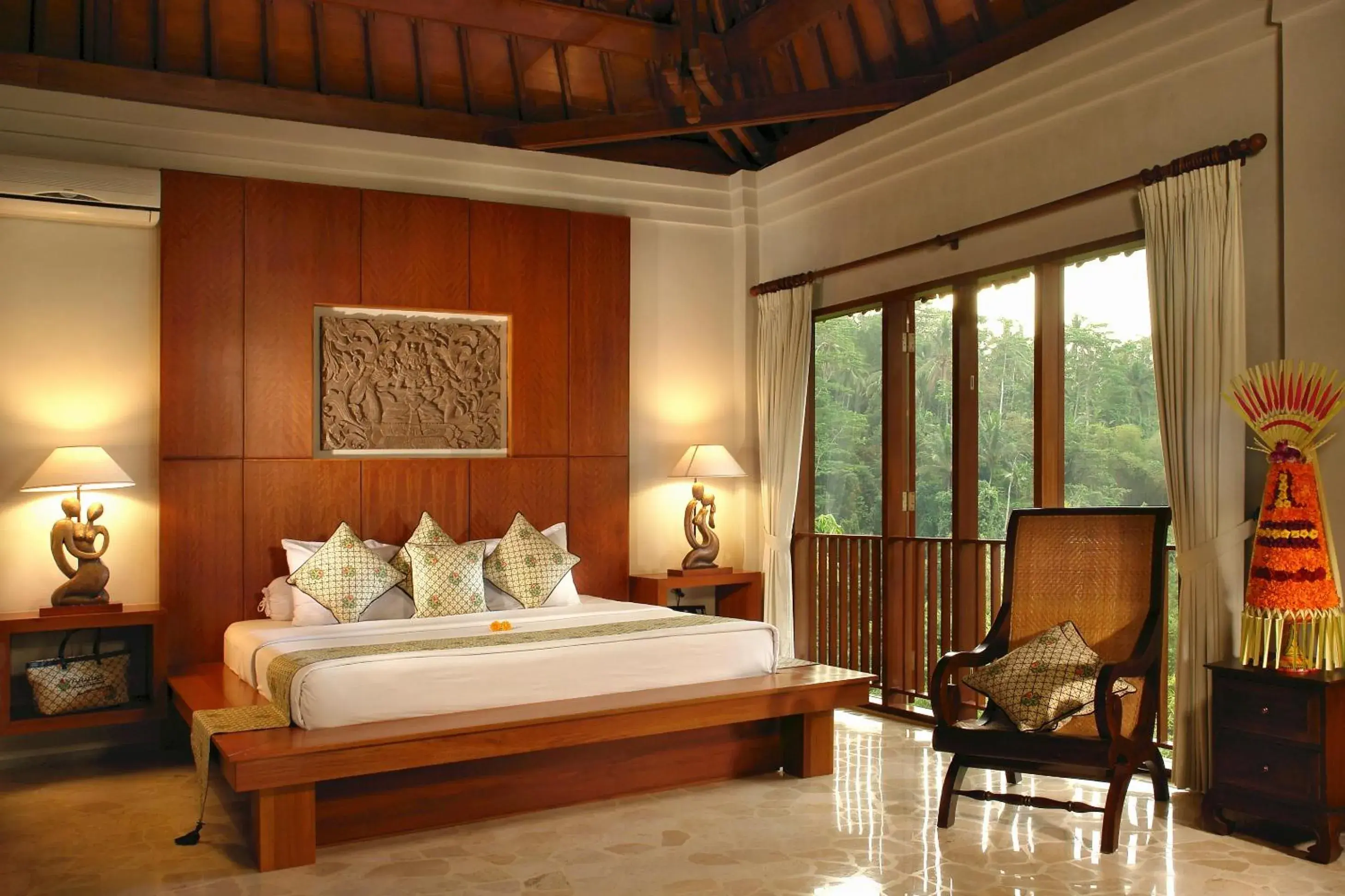 Bed in Anahata Villas and Spa Resort