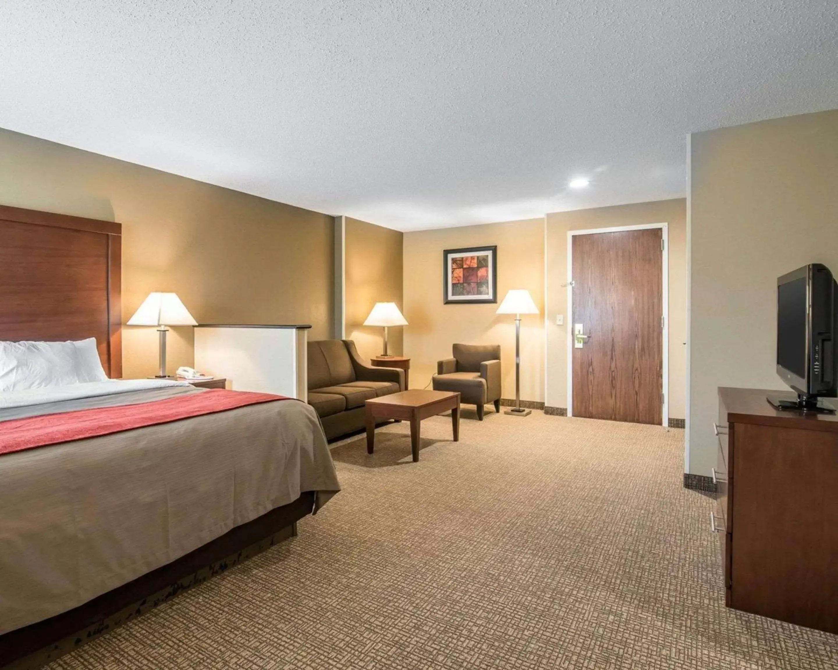 Photo of the whole room in Comfort Inn Saugerties