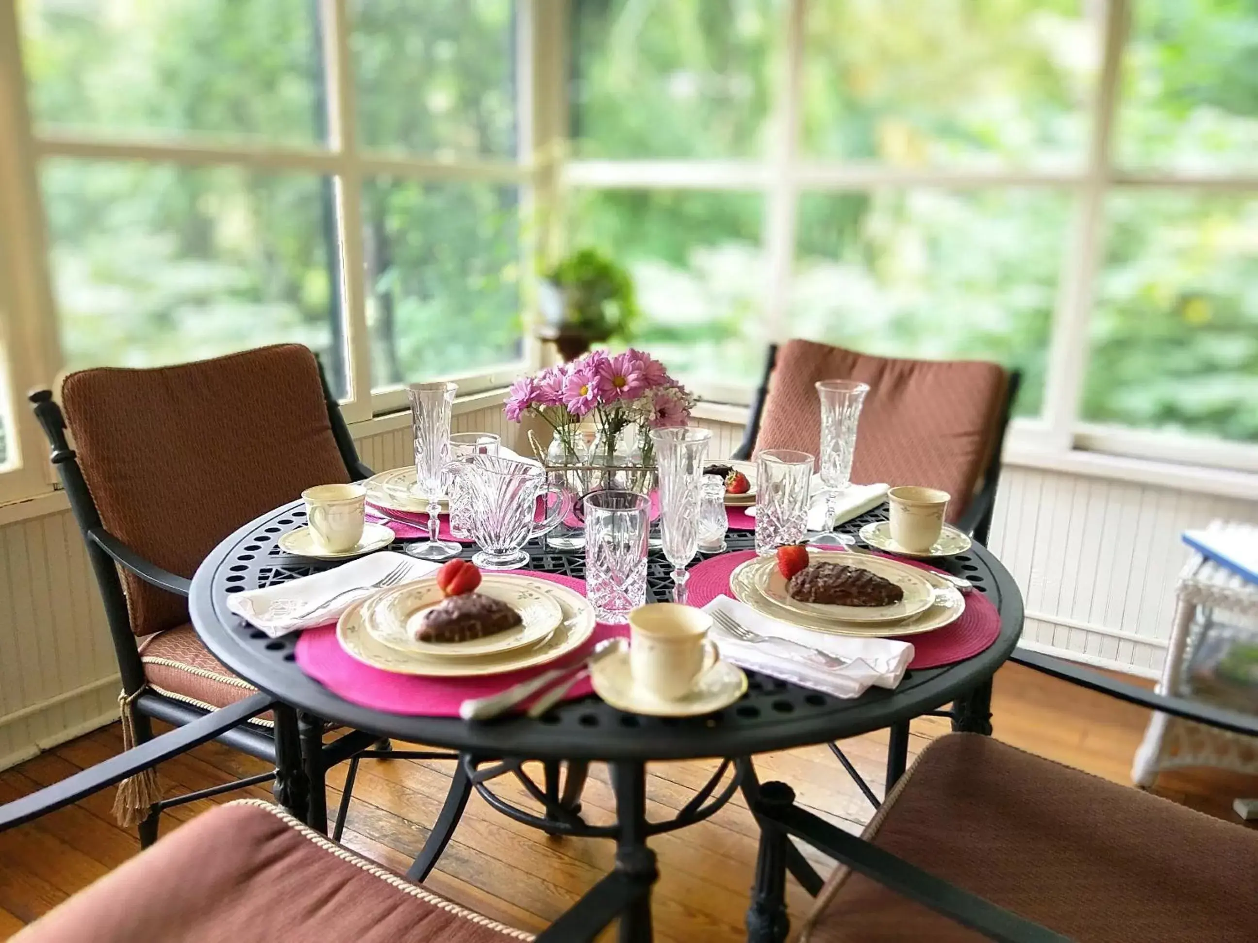 Dining area, Restaurant/Places to Eat in Pinecrest Bed & Breakfast