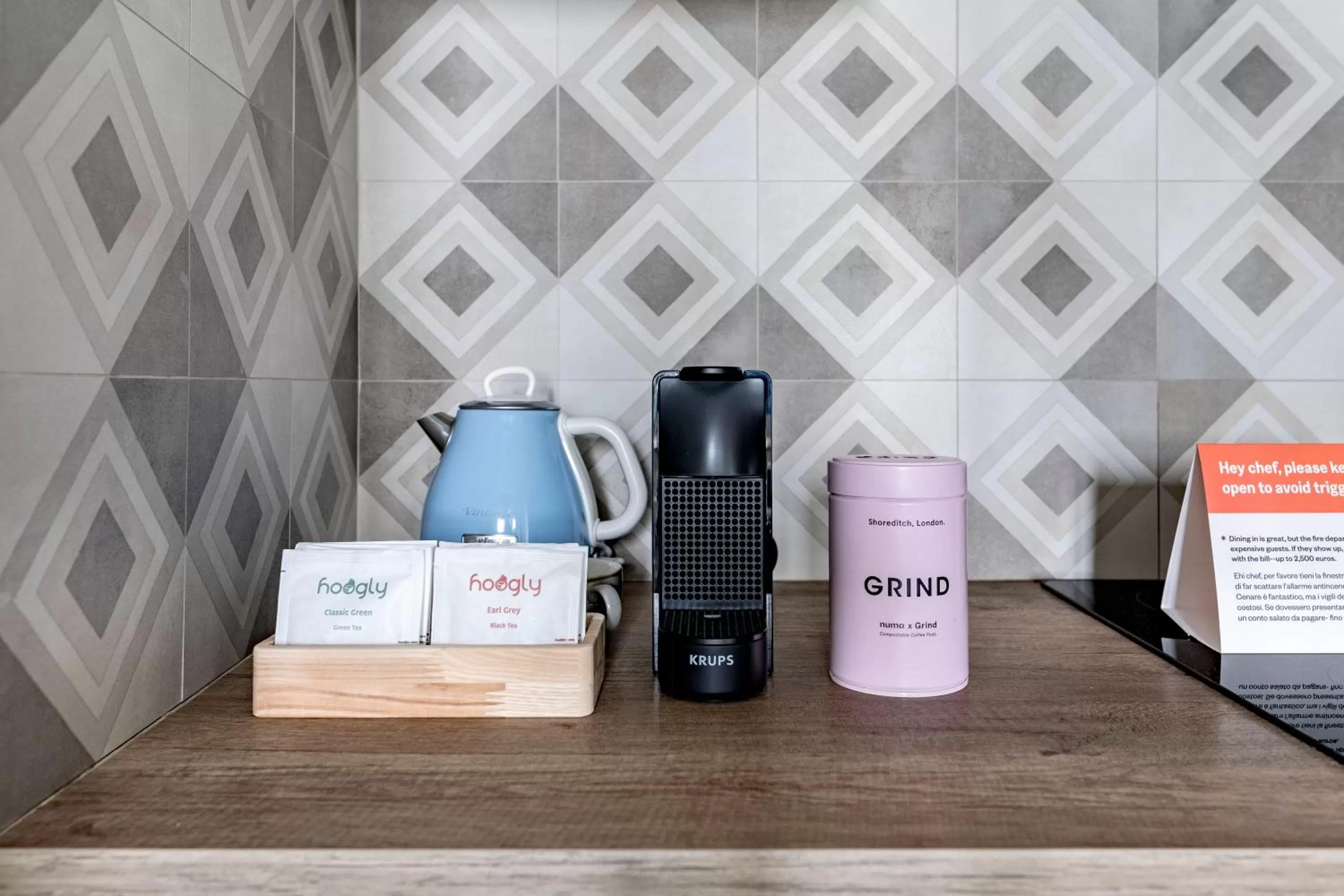 Coffee/tea facilities in Numa Florence Fiore