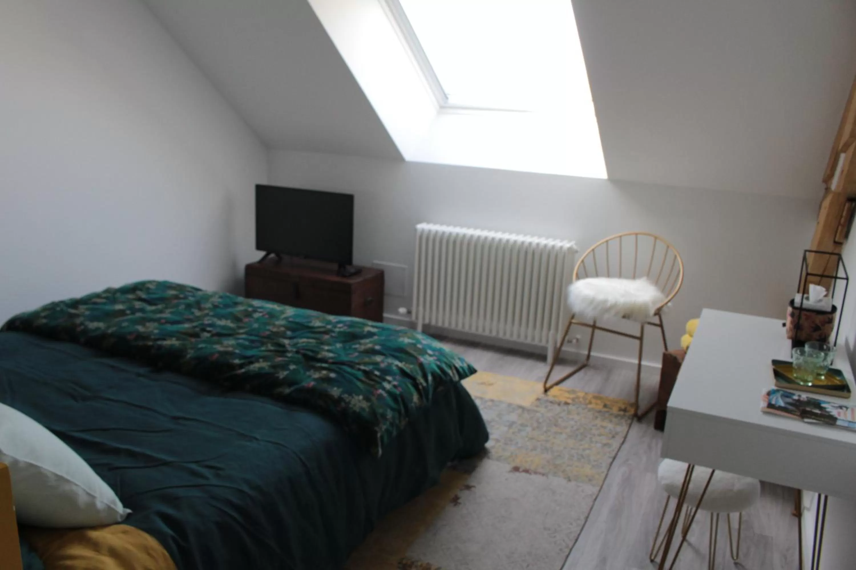 TV/Entertainment Center in La Poignardière