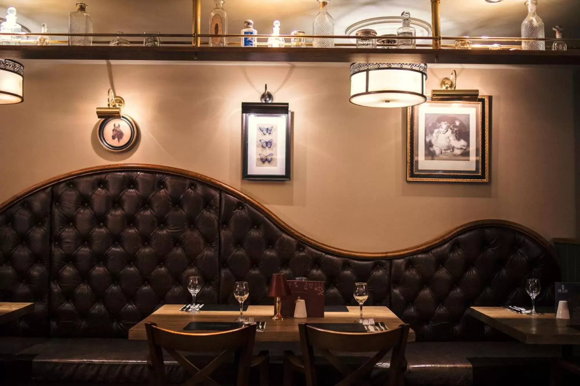 Restaurant/places to eat in Busby Hotel Restaurant/places to eat in Busby Hotel